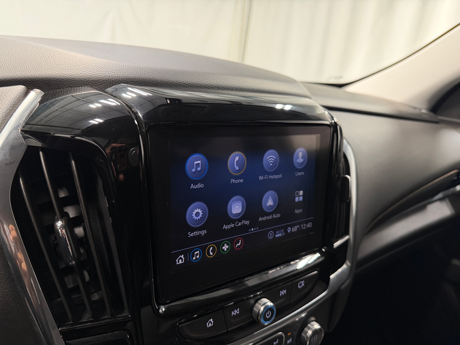 Thumbnail: 2020 Chevrolet Traverse - 4