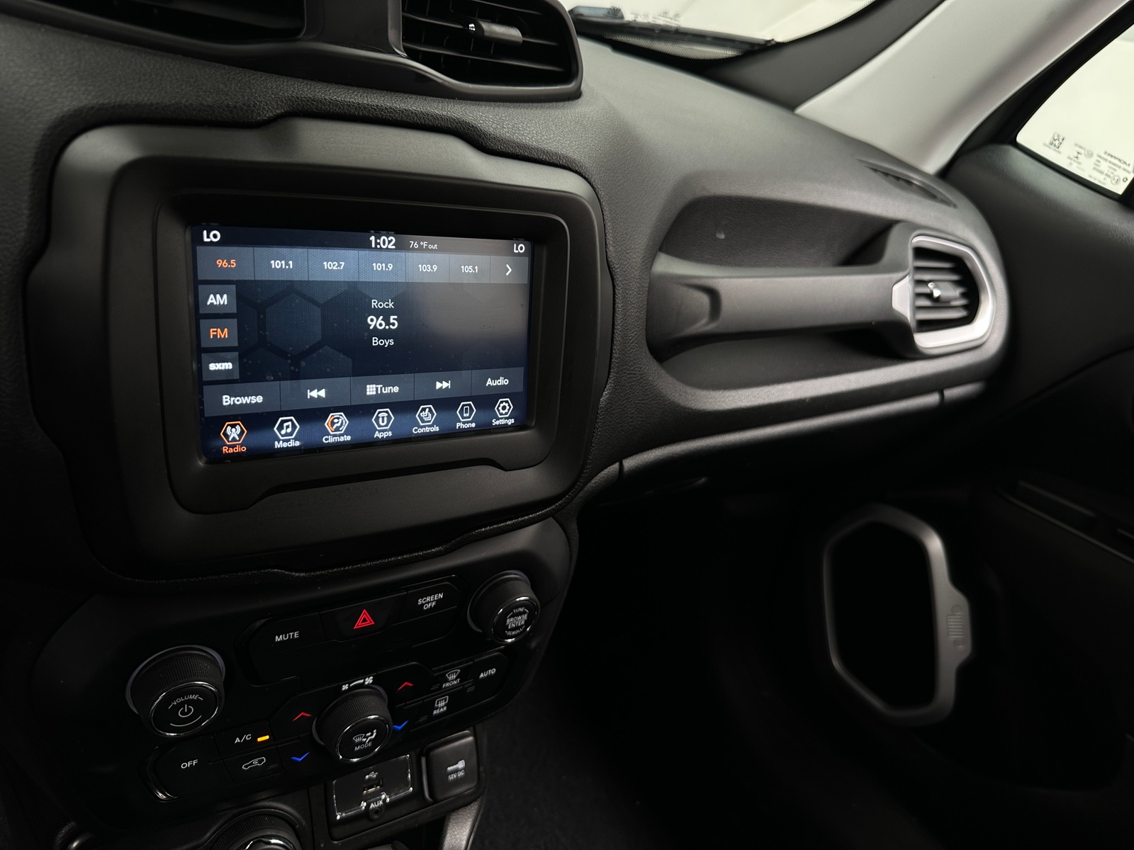 Thumbnail: 2020 Jeep Renegade - 4