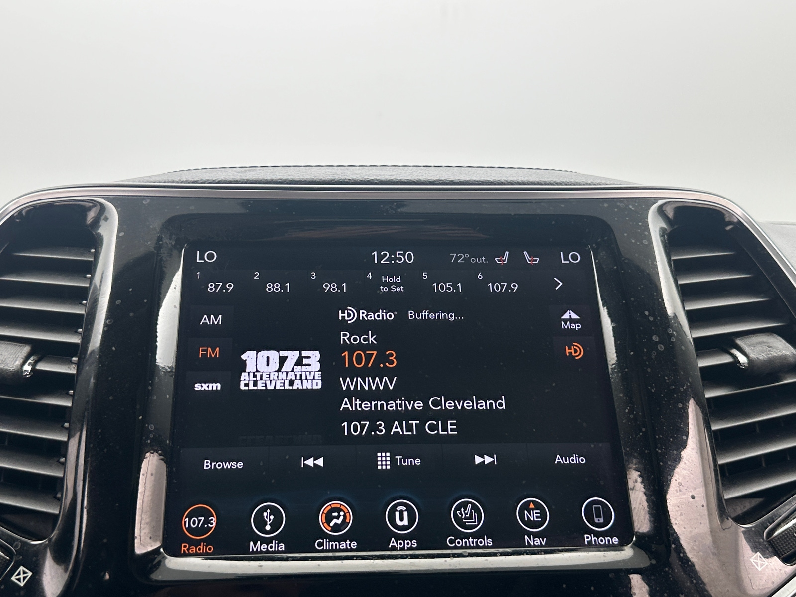 Thumbnail: 2019 Jeep Cherokee - 3