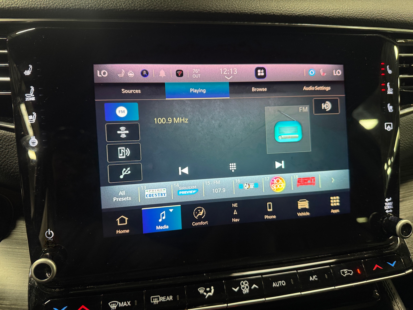 Thumbnail: 2024 Jeep Wagoneer - 3