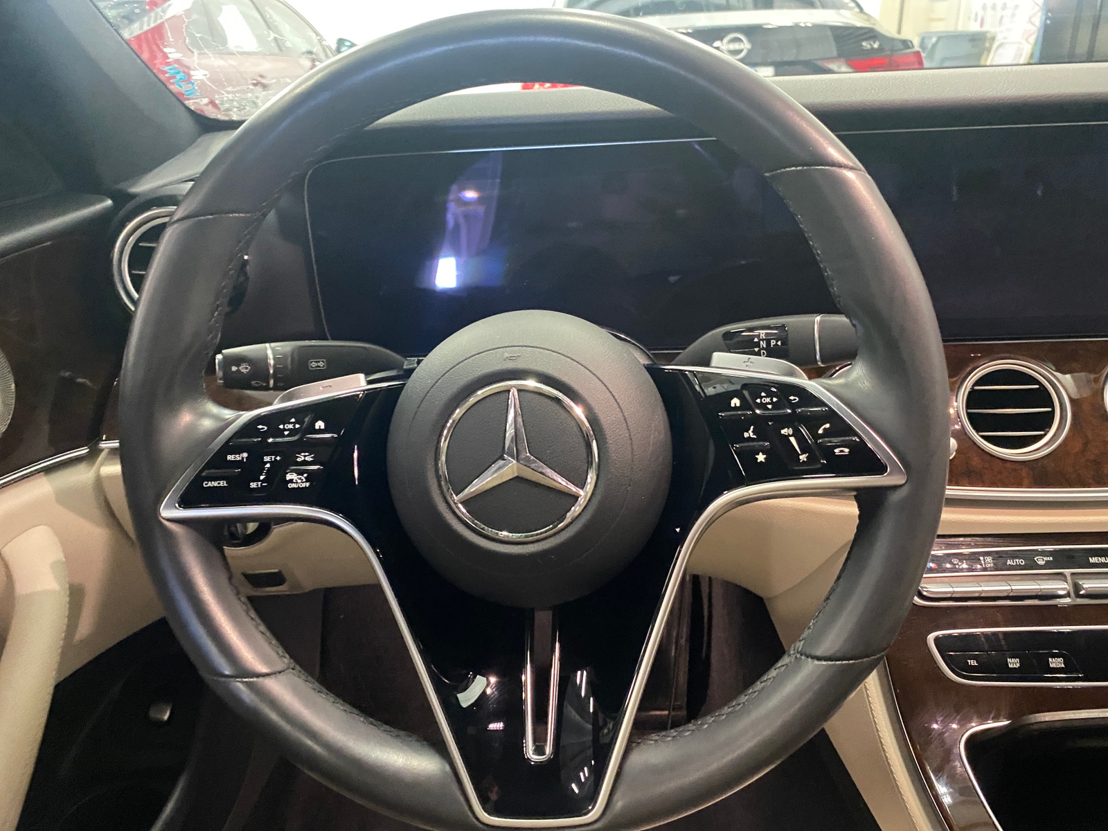 Thumbnail: 2022 Mercedes-Benz E-Class - 4