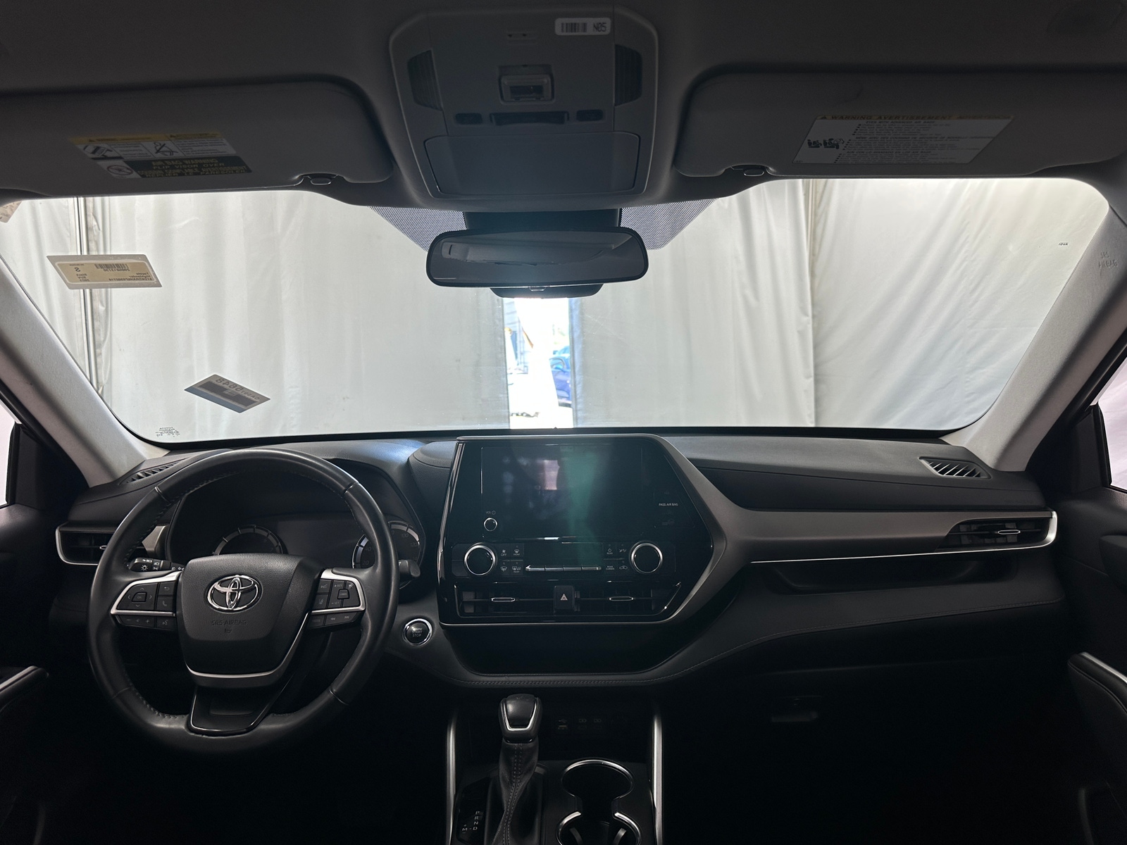 Thumbnail: 2023 Toyota Highlander - 3