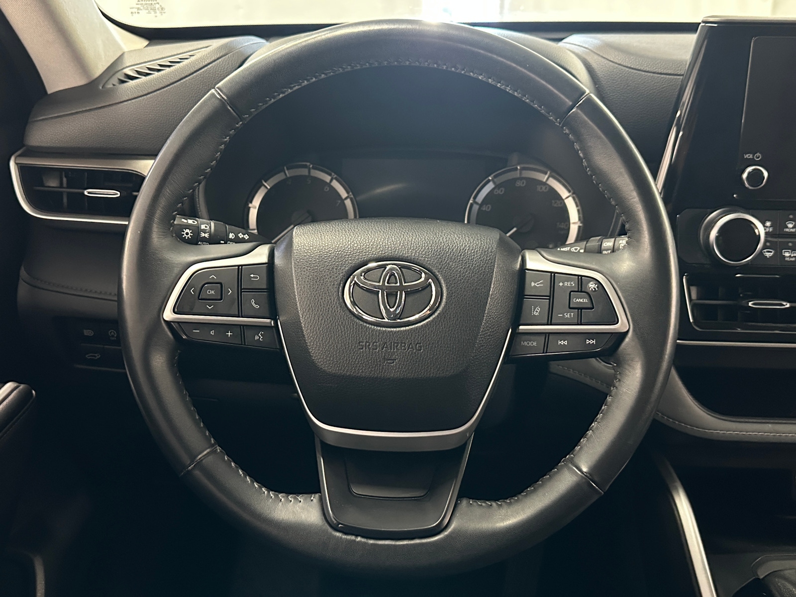 Thumbnail: 2023 Toyota Highlander - 5