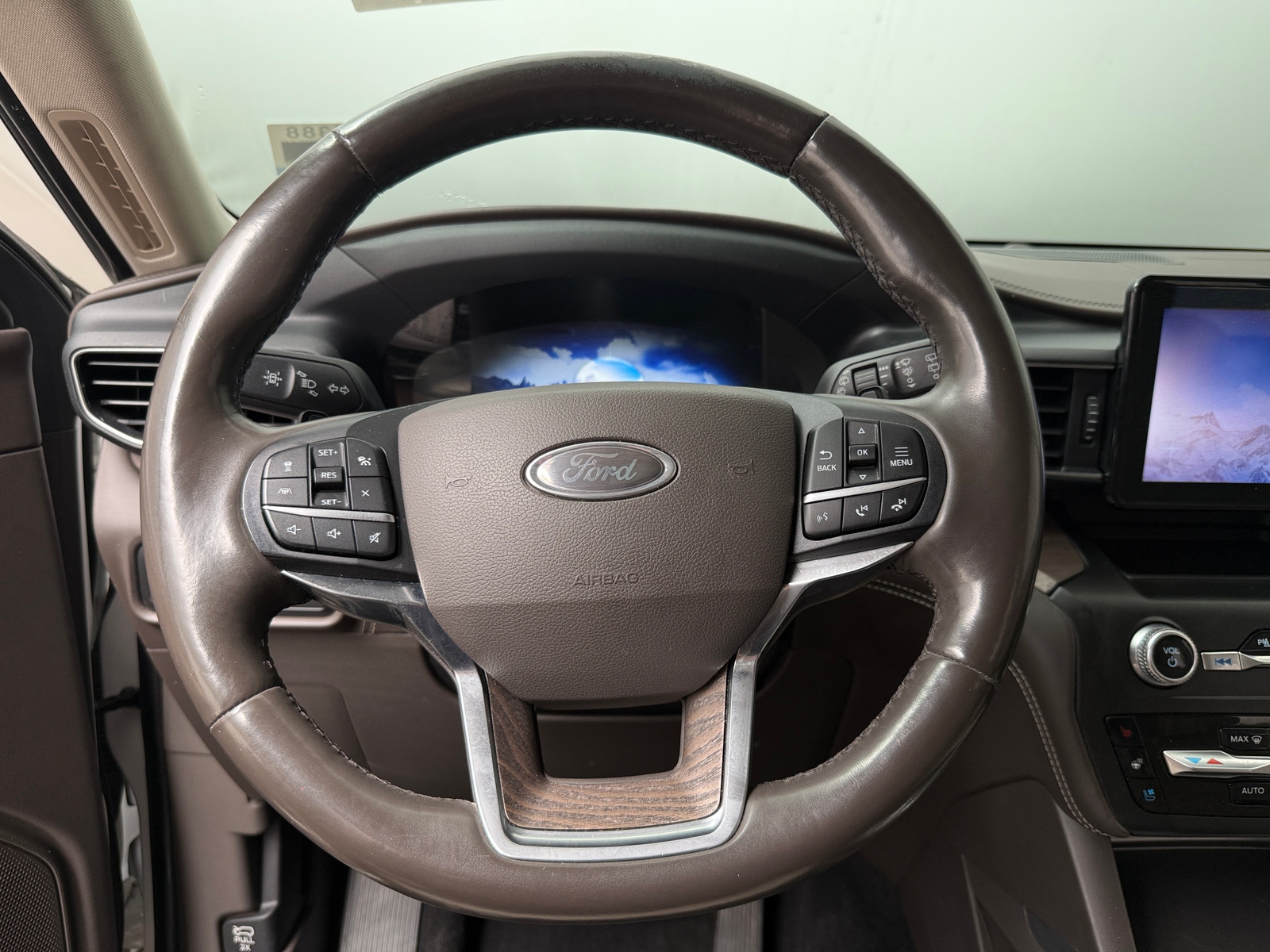 Thumbnail: 2020 Ford Explorer - 4
