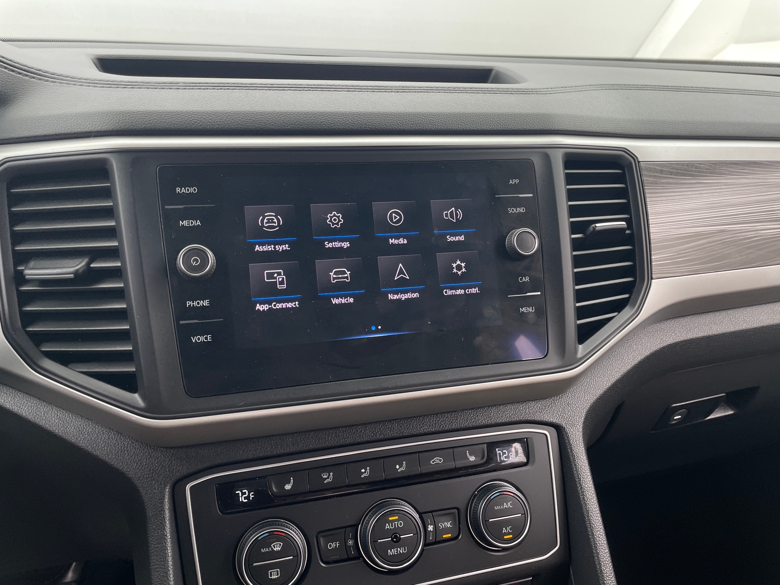 Thumbnail: 2021 Volkswagen Atlas - 4
