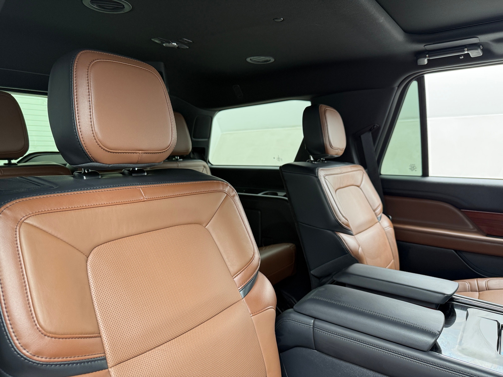Thumbnail: 2024 Lincoln Navigator - 5