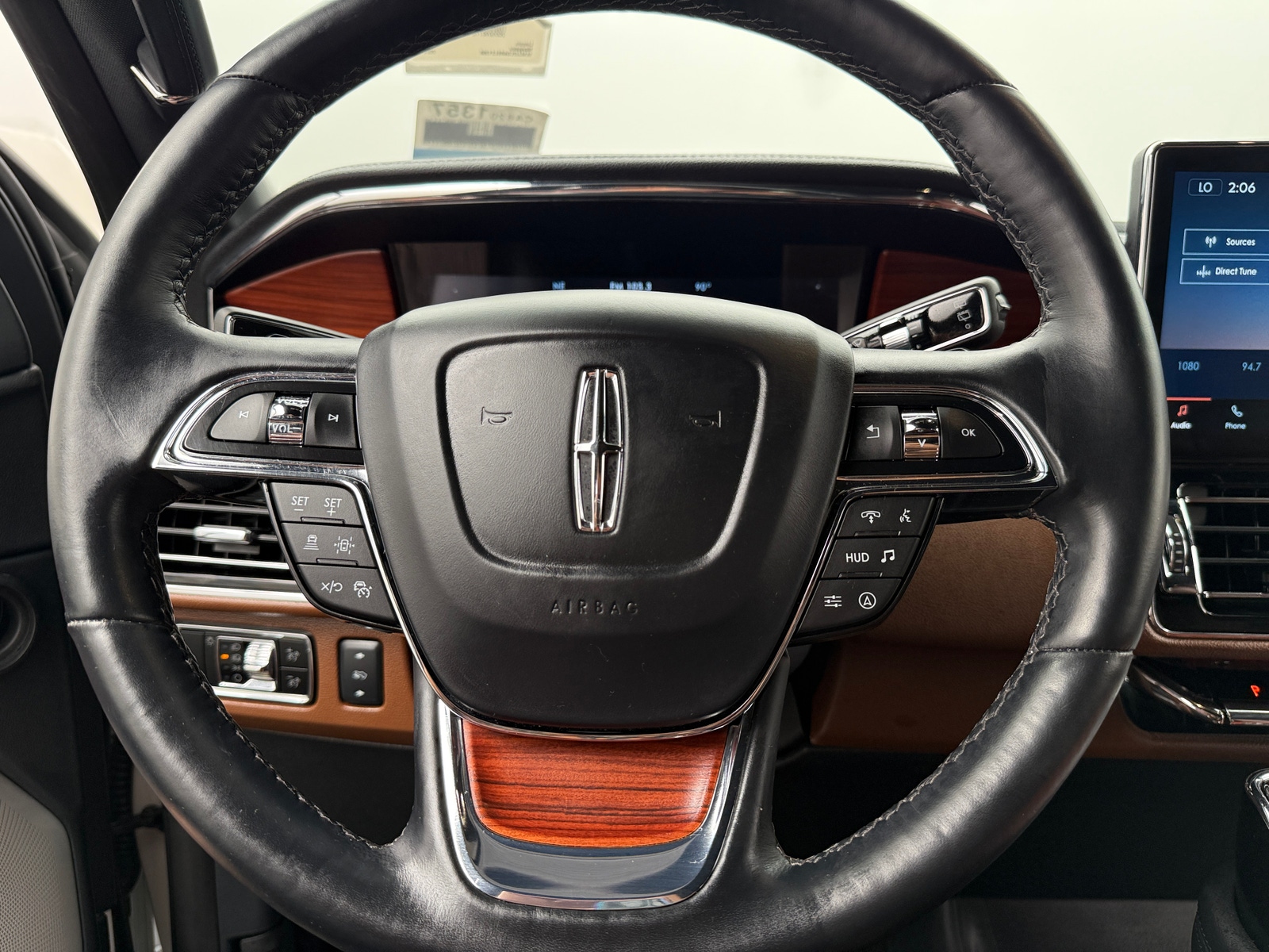 Thumbnail: 2024 Lincoln Navigator - 4