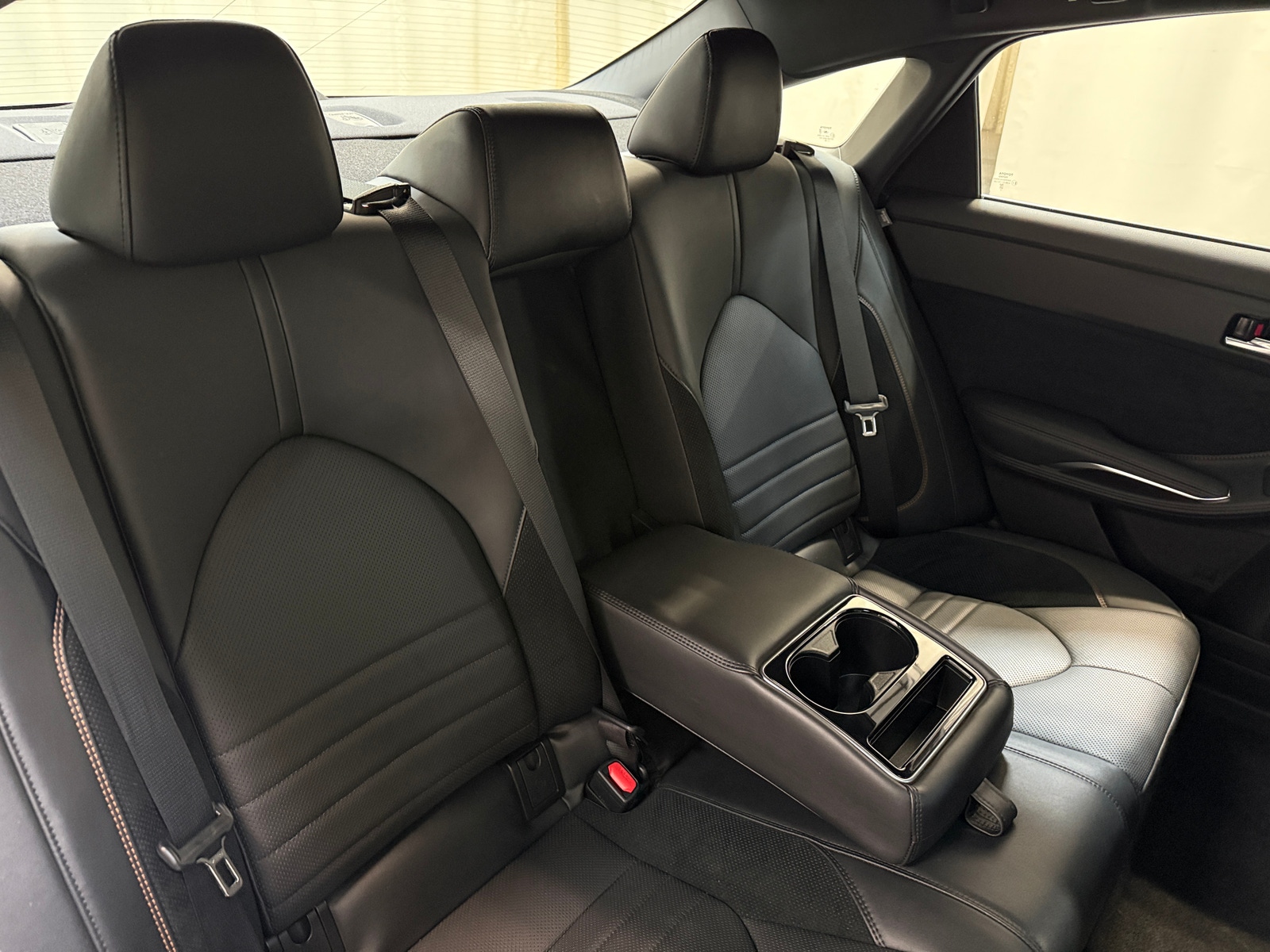 Thumbnail: 2022 Toyota Avalon - 5