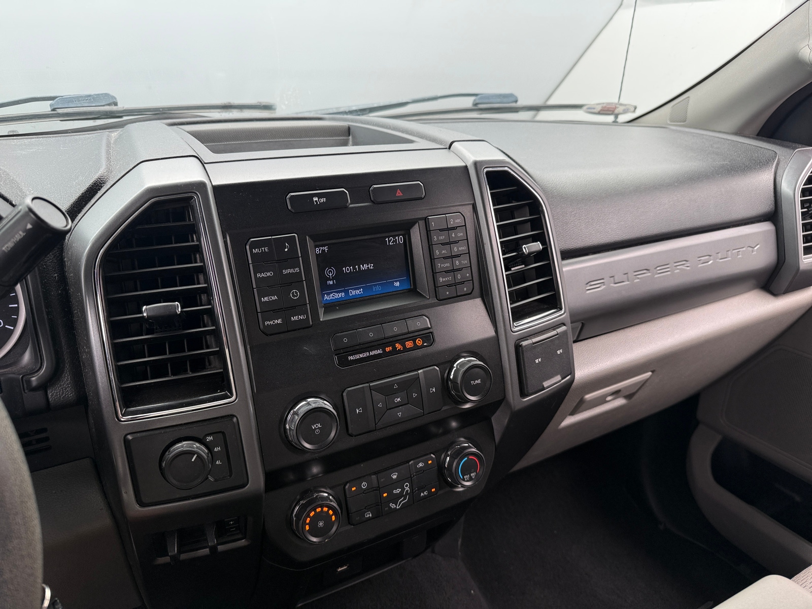 Thumbnail: 2019 Ford Econoline - 4