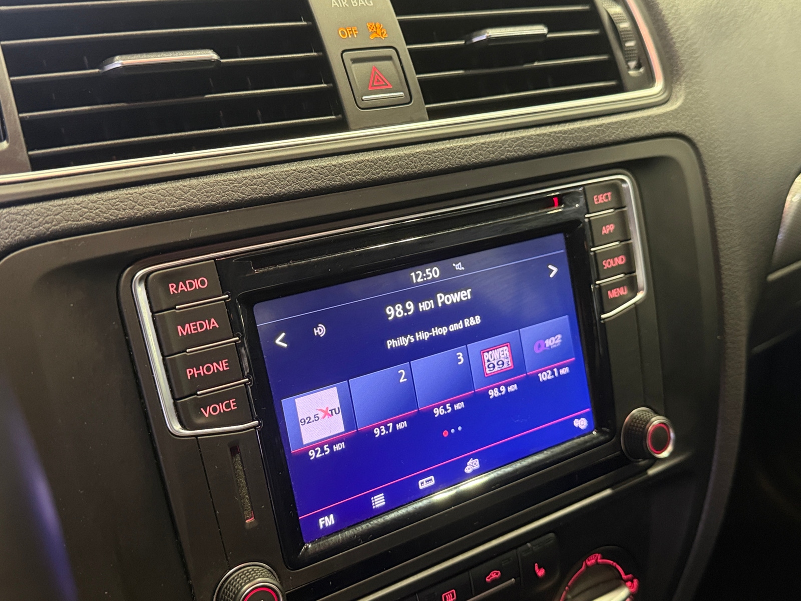 Thumbnail: 2018 Volkswagen Jetta - 3