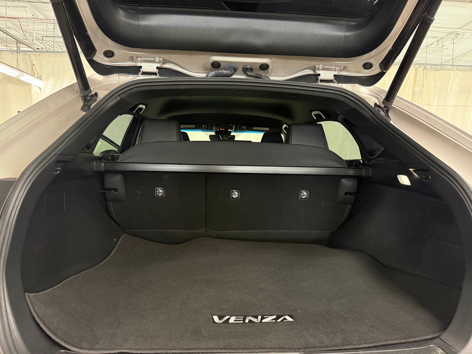 Thumbnail: 2022 Toyota Venza - 6