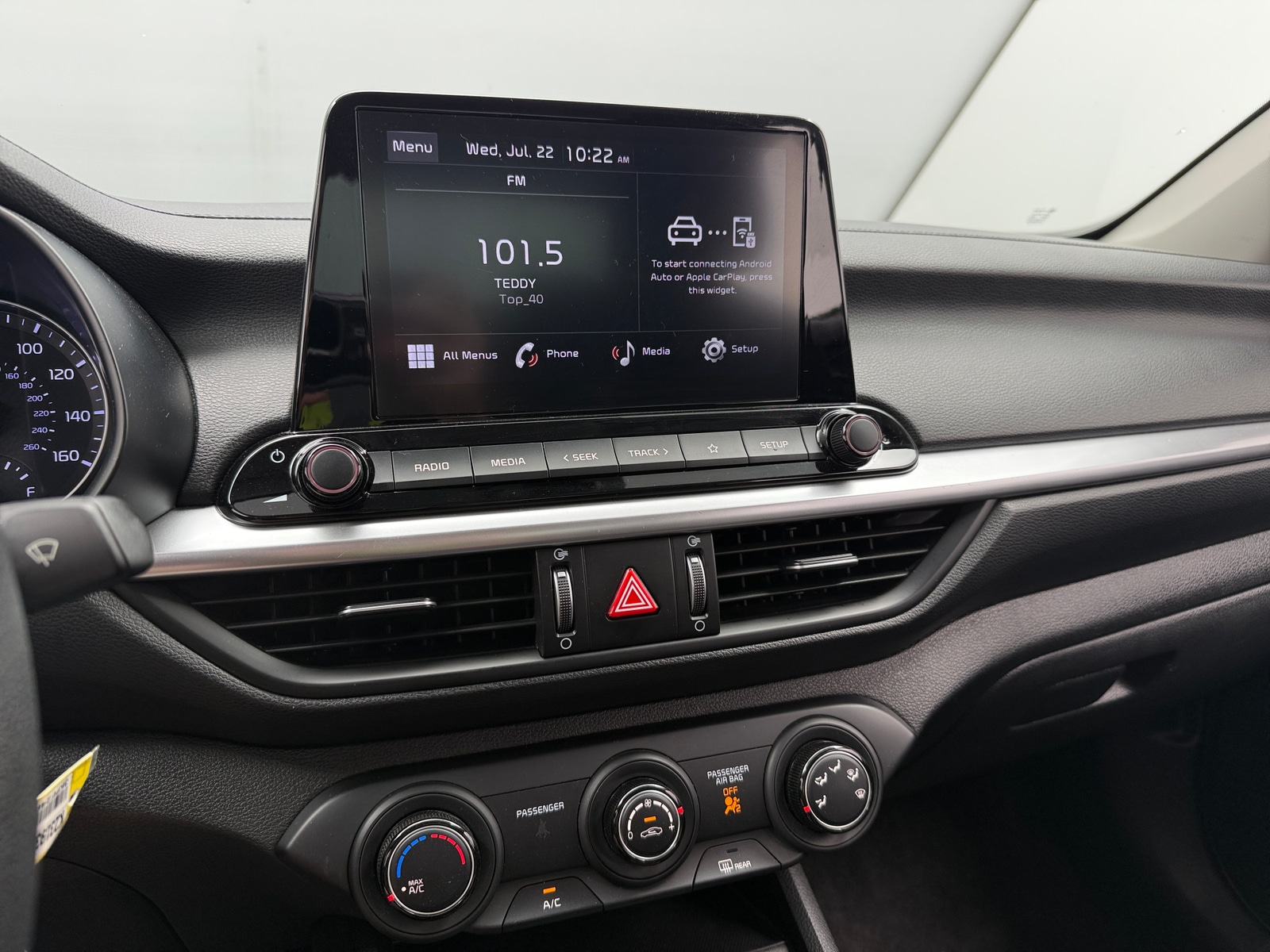 Thumbnail: 2023 Kia Forte - 4