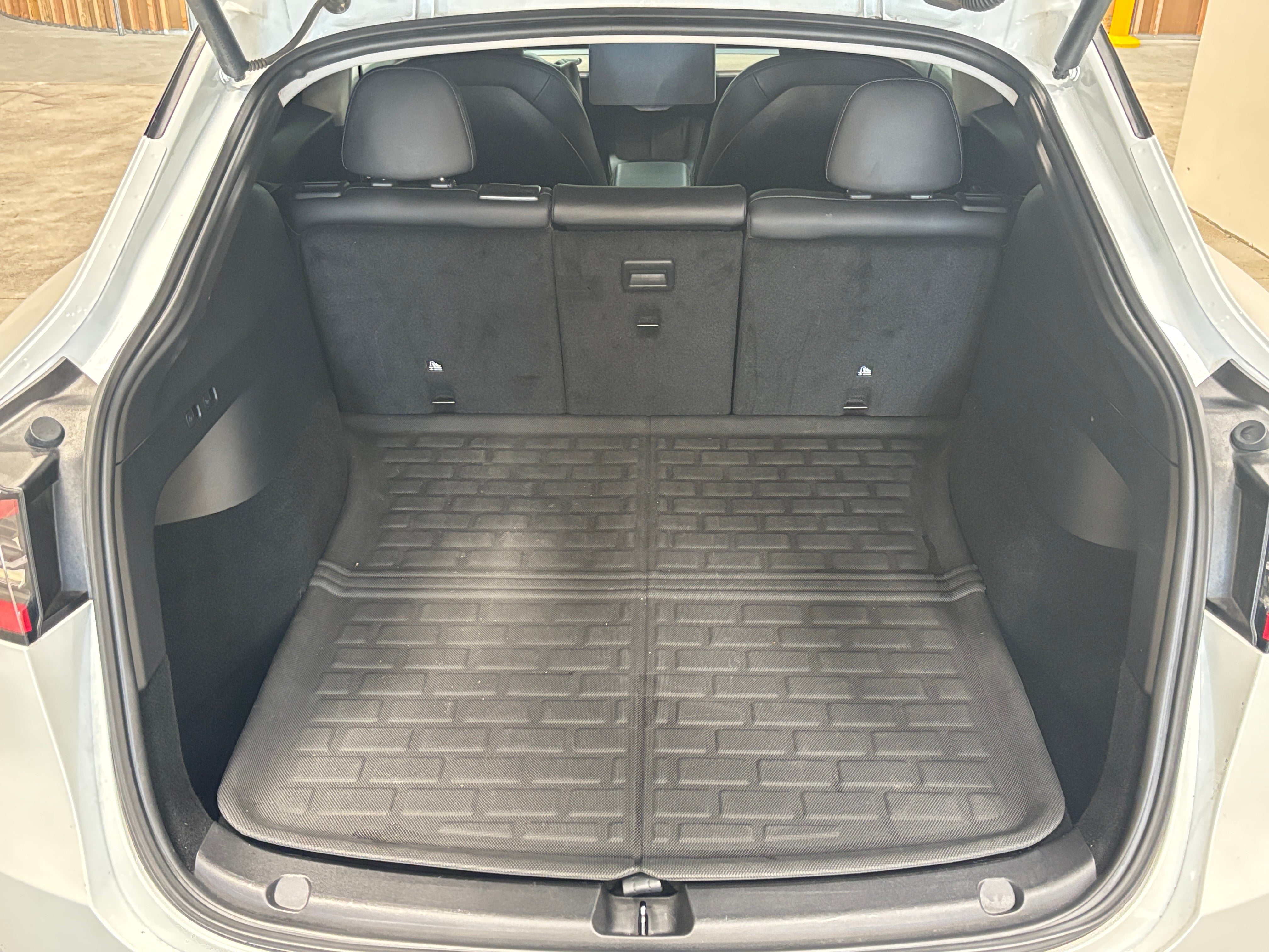 Used 2021 Tesla Model Y Long Range with VIN 5YJYGDEE6MF180957 for sale in Pewaukee, WI