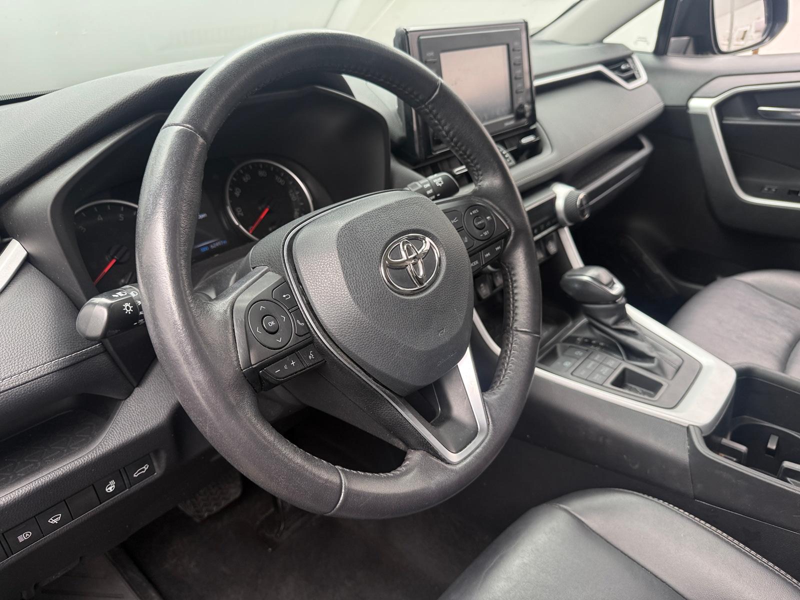 Thumbnail: 2022 Toyota RAV4 - 4