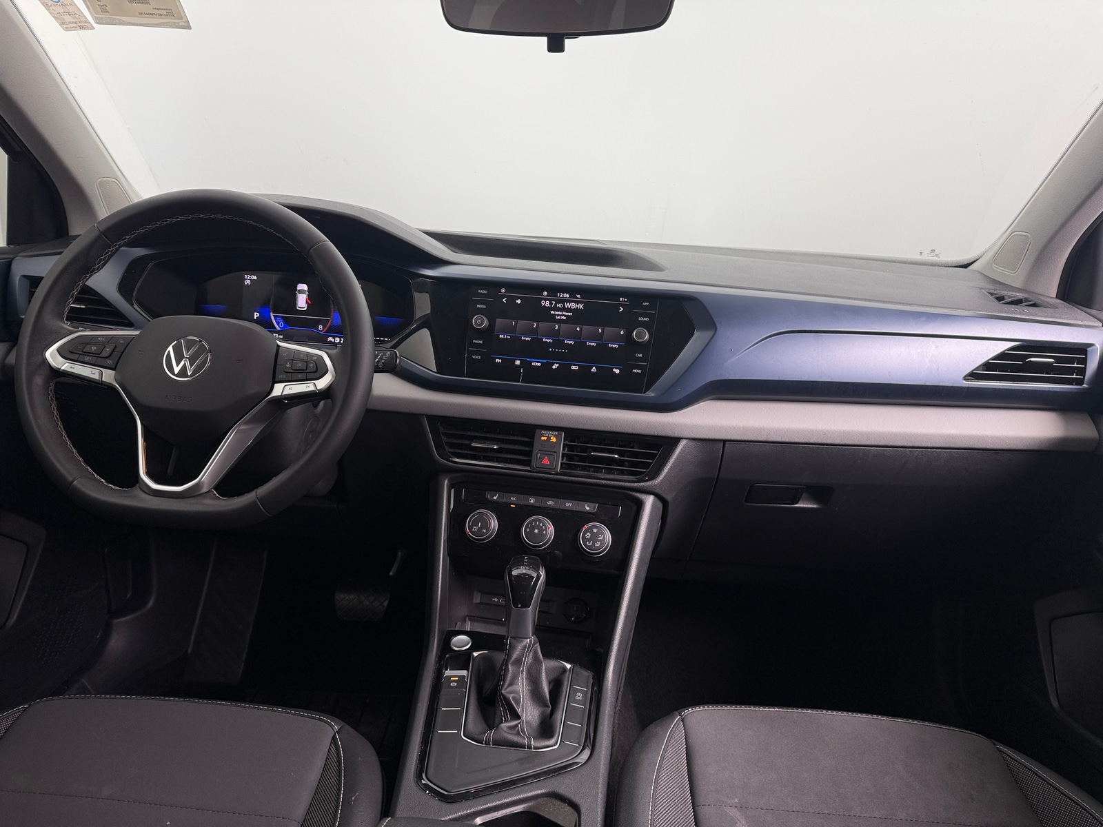 Thumbnail: 2023 Volkswagen Taos - 2