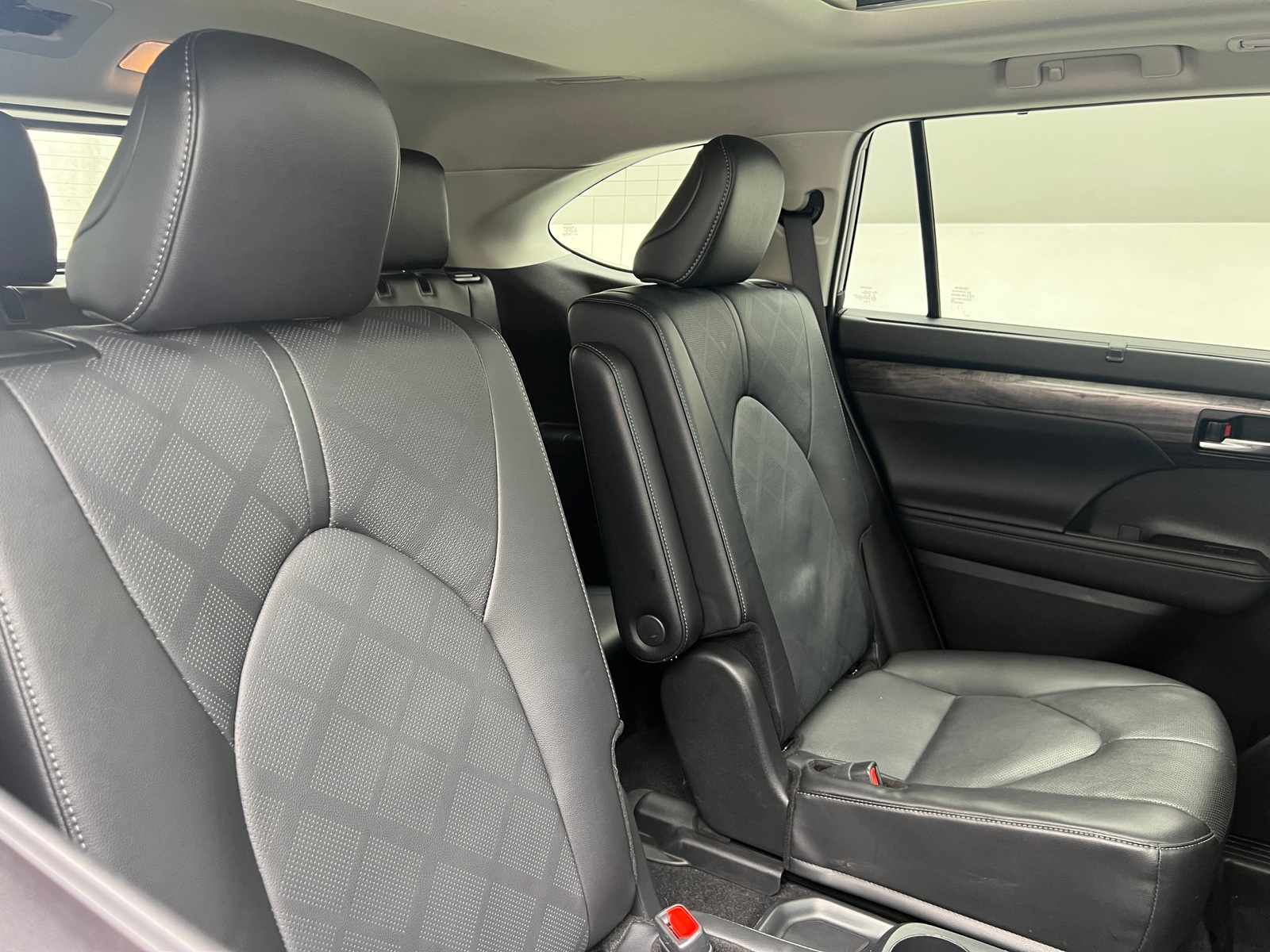 Thumbnail: 2024 Toyota Highlander - 5