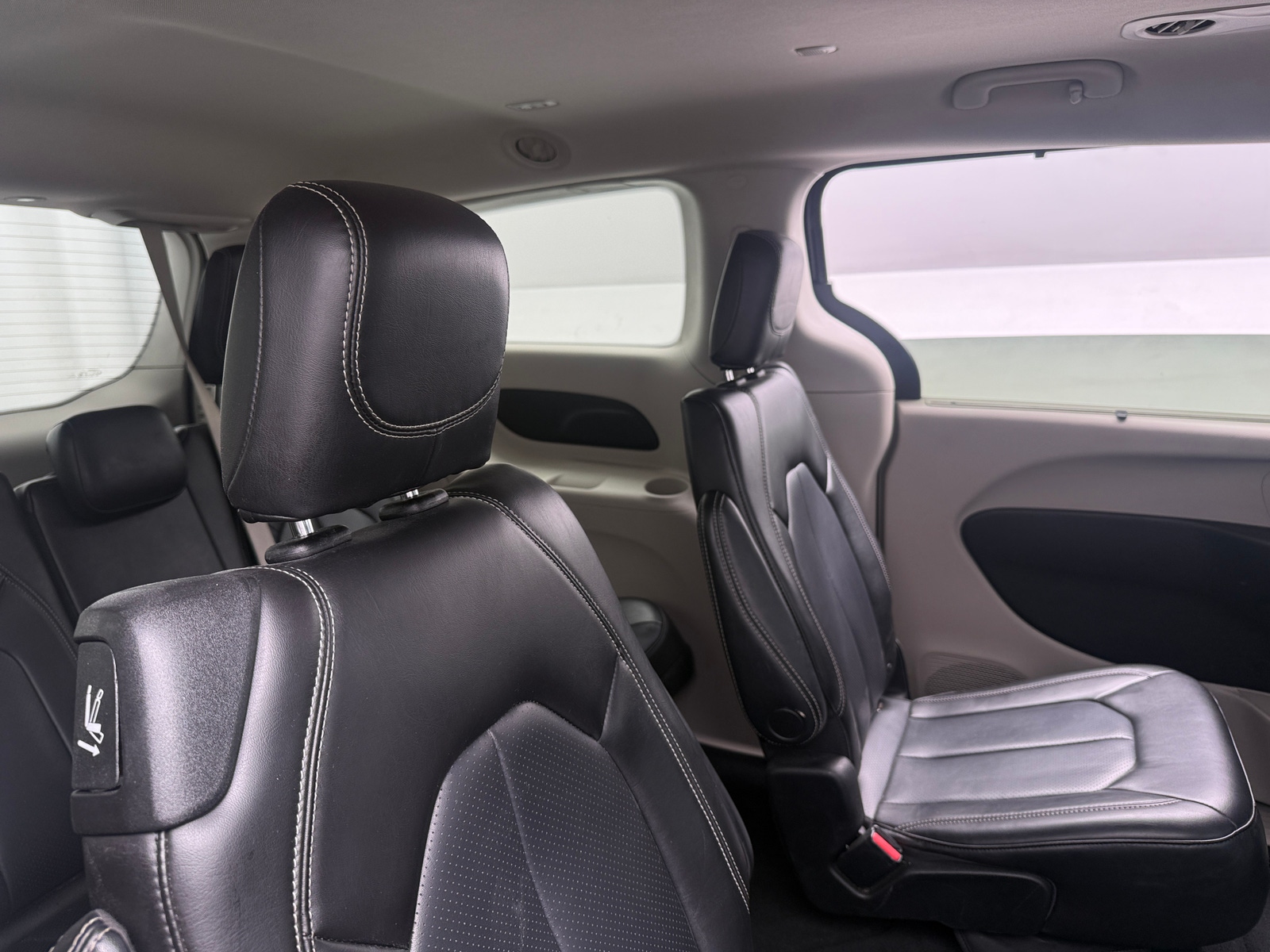 Thumbnail: 2023 Chrysler Pacifica - 5