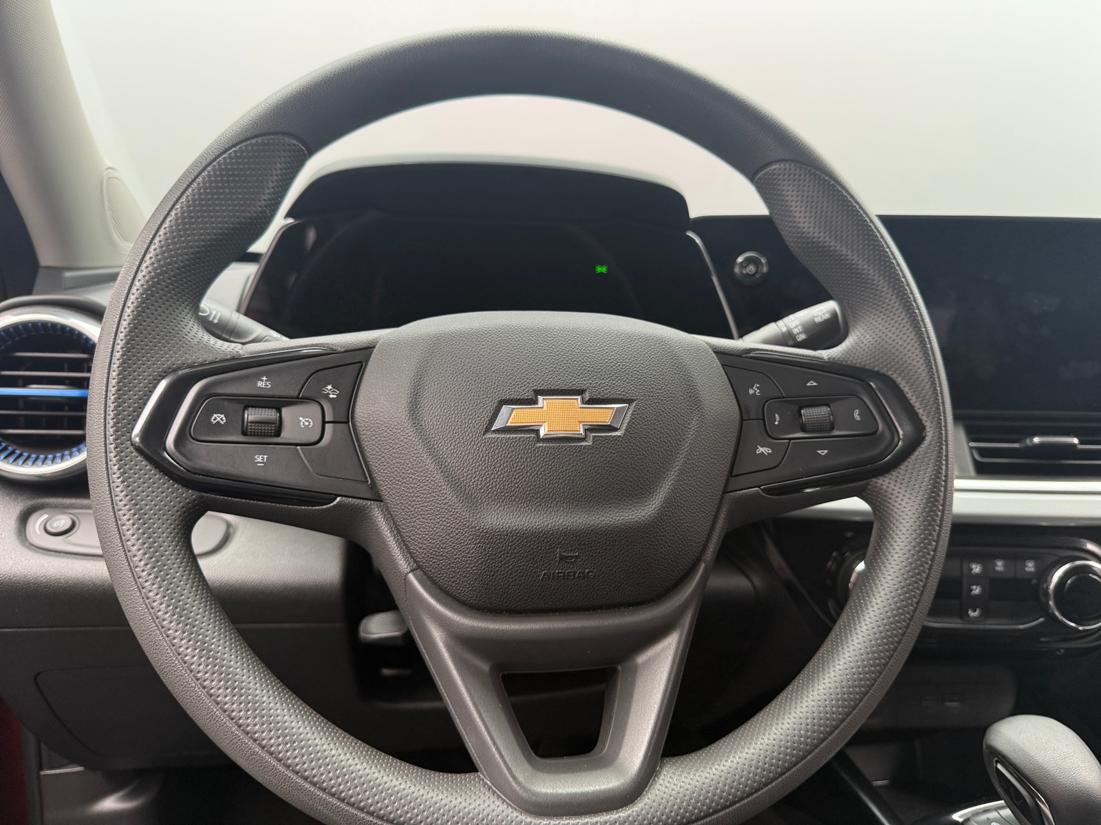 Thumbnail: 2025 Chevrolet Trax - 4
