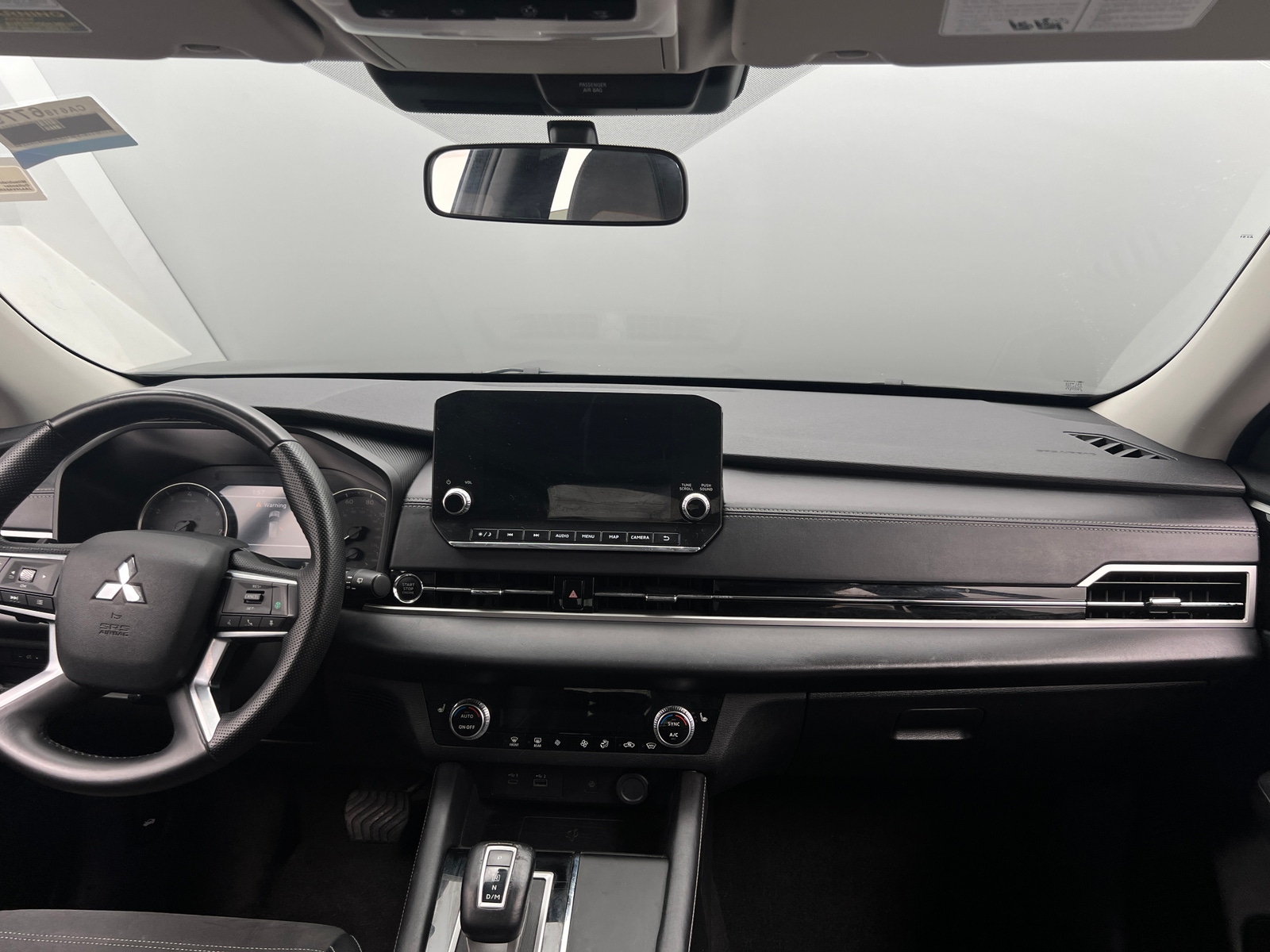 Thumbnail: 2024 Mitsubishi Outlander - 3
