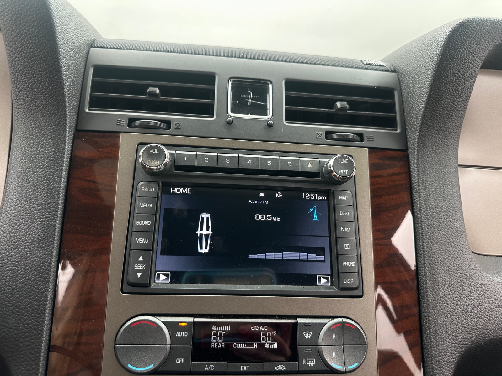 Thumbnail: 2013 Lincoln Navigator - 3