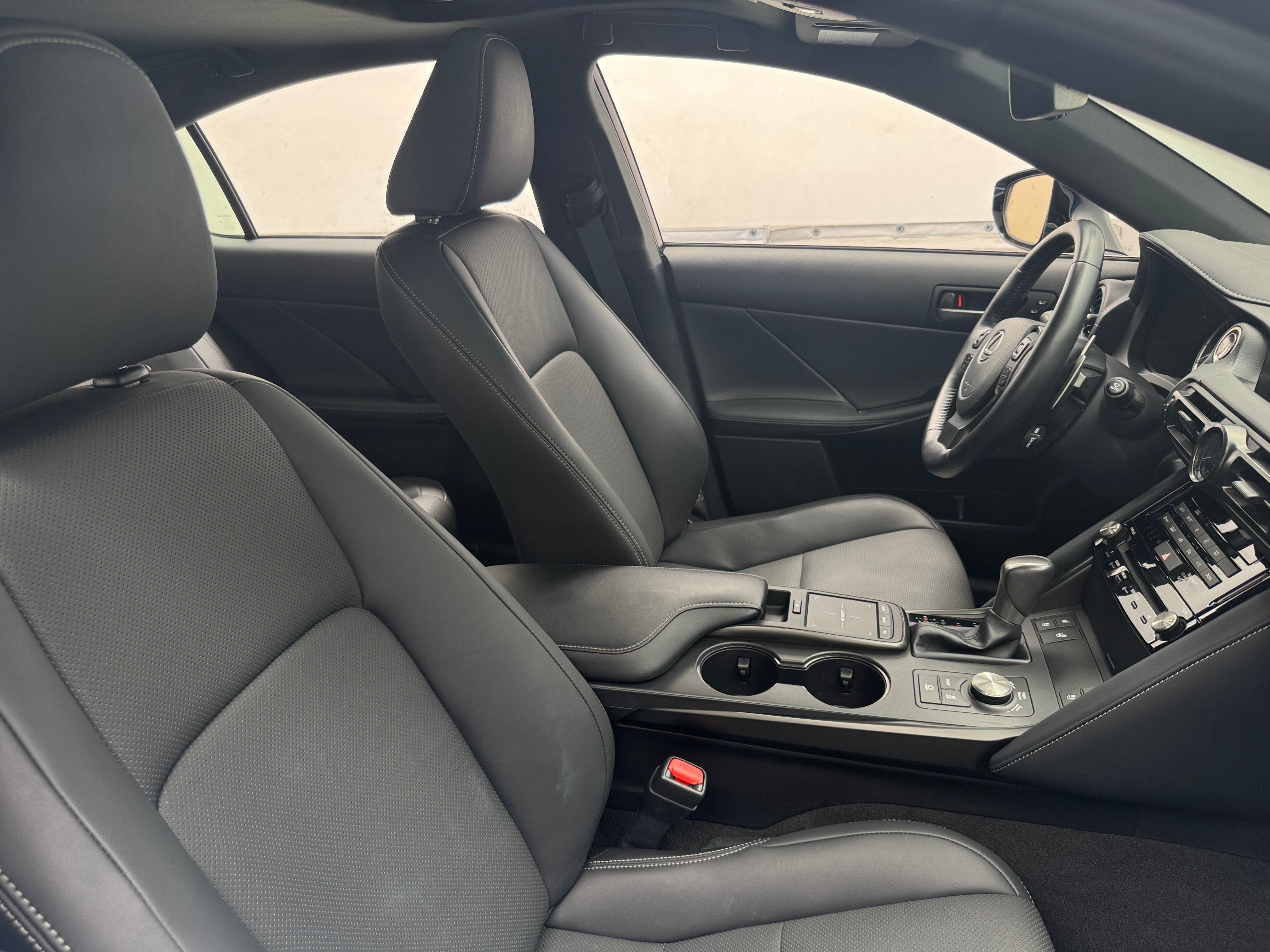 2023 Lexus IS