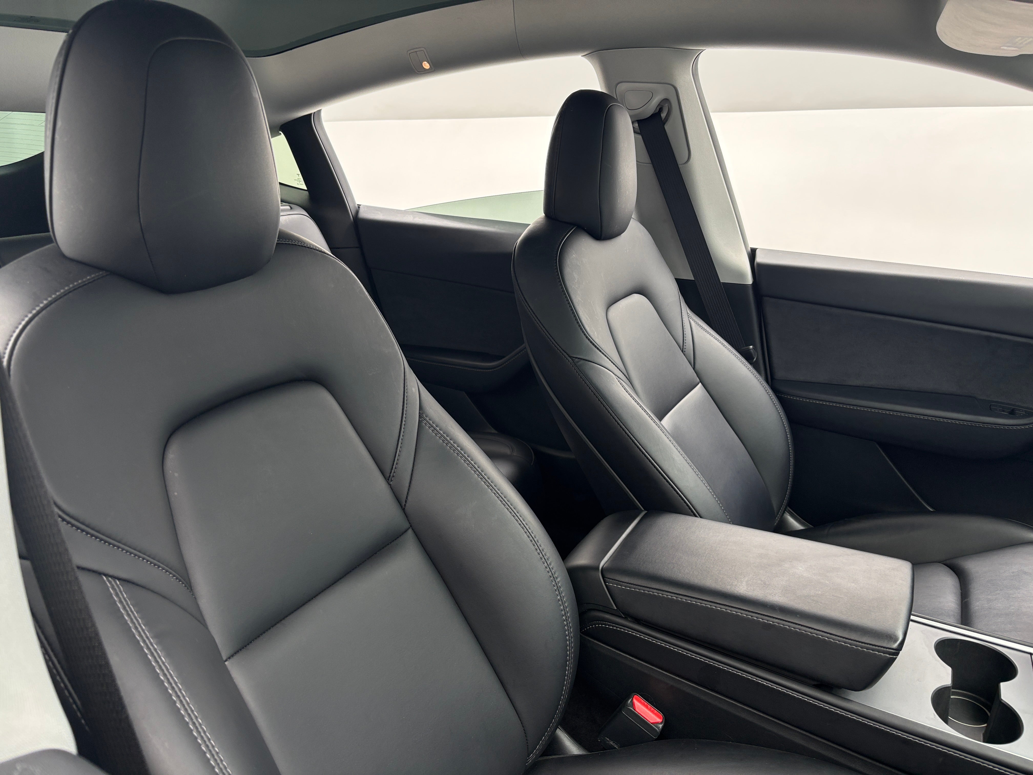 Used 2021 Tesla Model Y Long Range with VIN 5YJYGDEE1MF273661 for sale in Oak Creek, WI