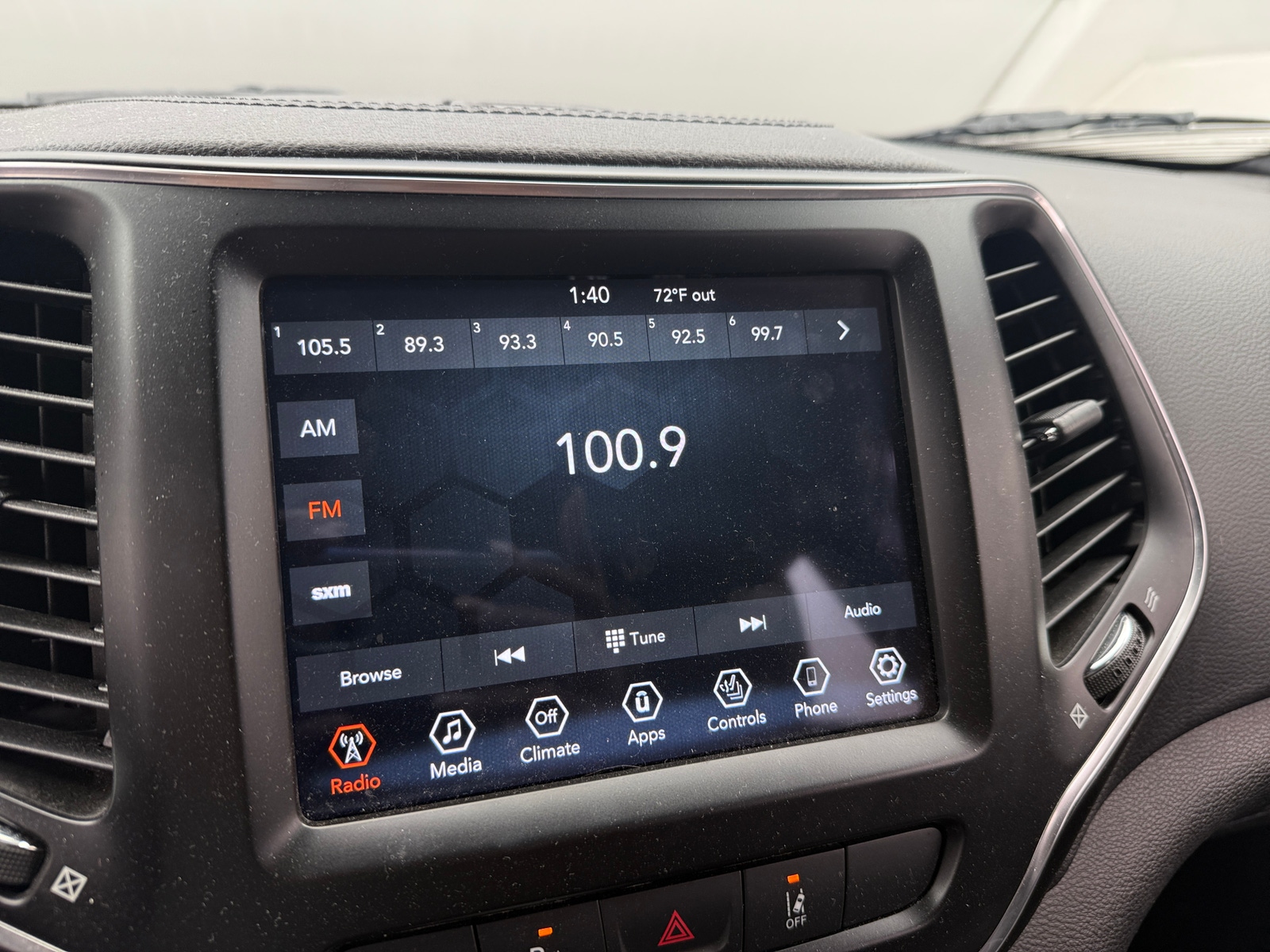 Thumbnail: 2021 Jeep Cherokee - 3