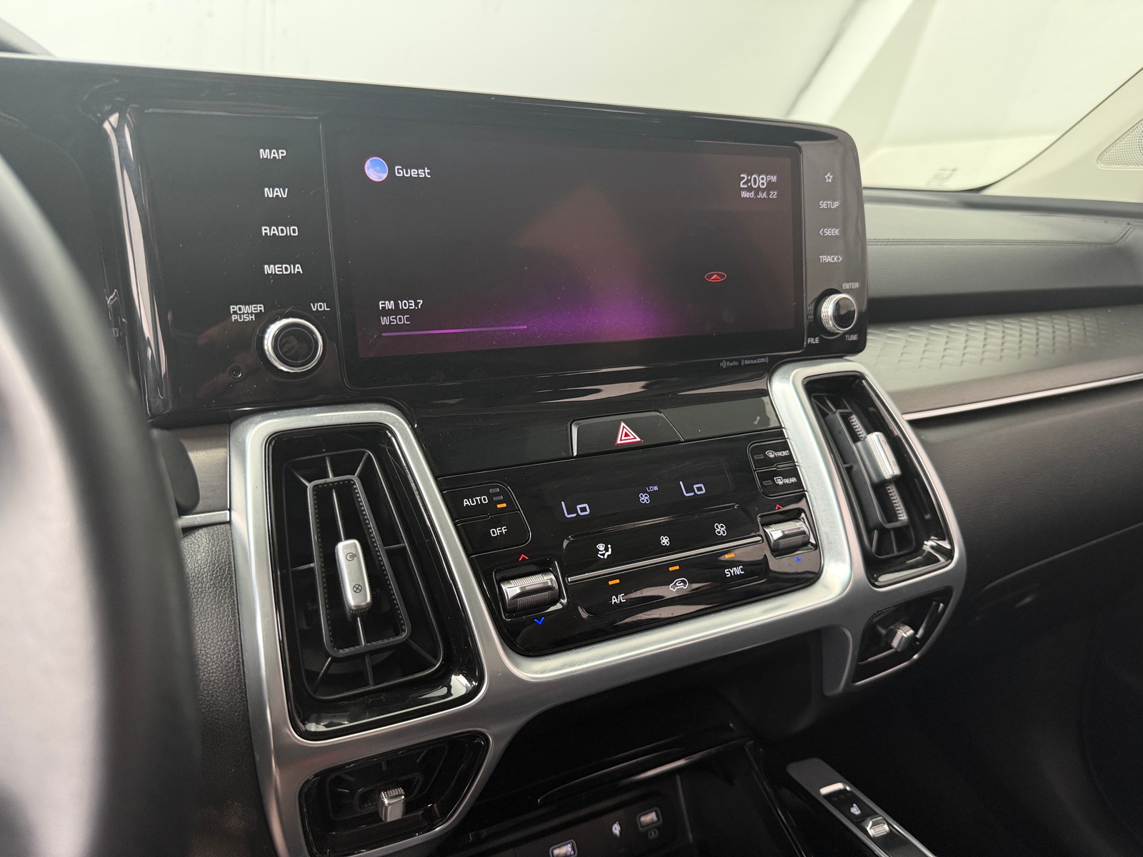 Thumbnail: 2022 Kia Sorento - 3