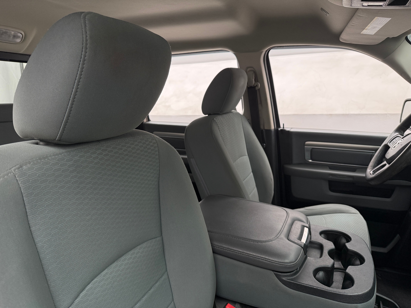 Thumbnail: 2019 RAM 1500 Classic - 2
