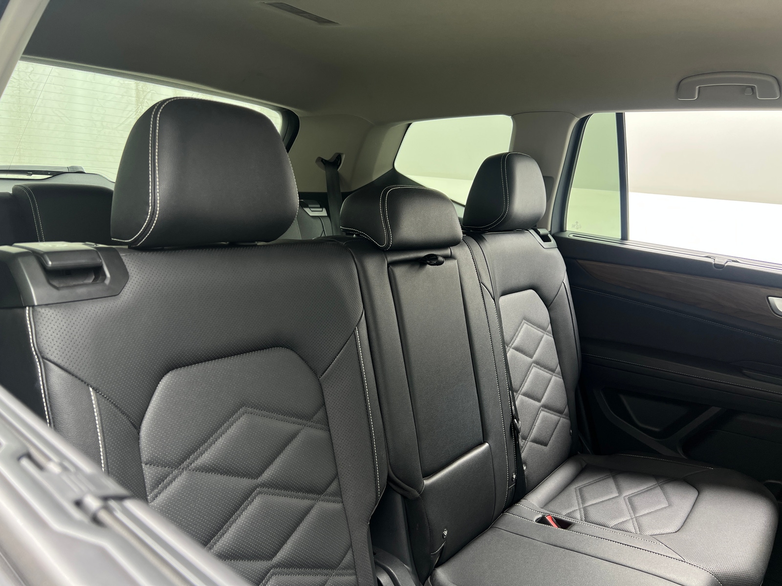 Thumbnail: 2026 Volkswagen Atlas - 5