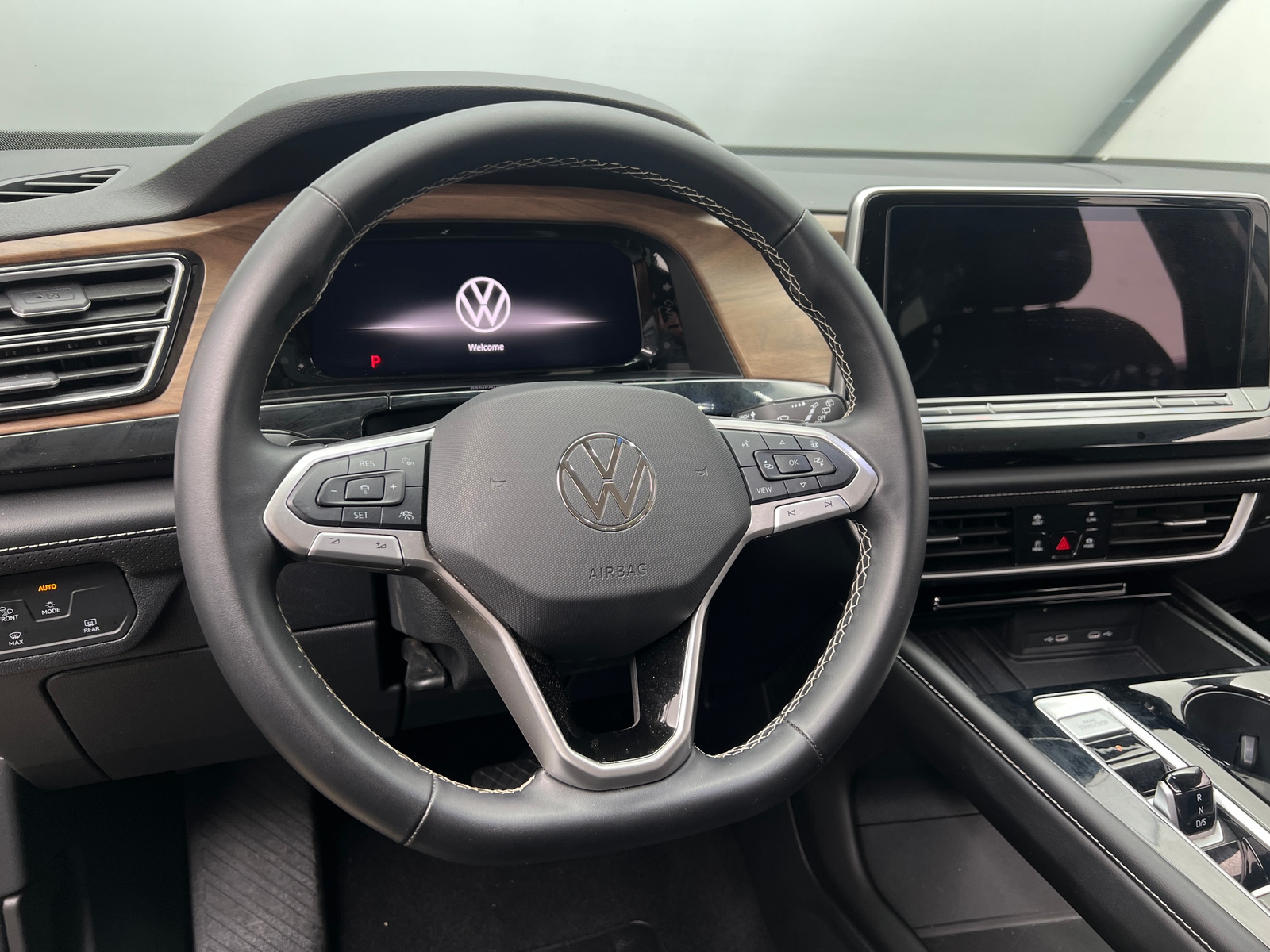 Thumbnail: 2026 Volkswagen Atlas - 4