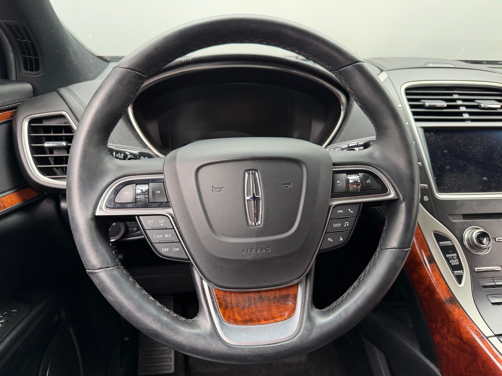 Thumbnail: 2019 Lincoln Nautilus - 4