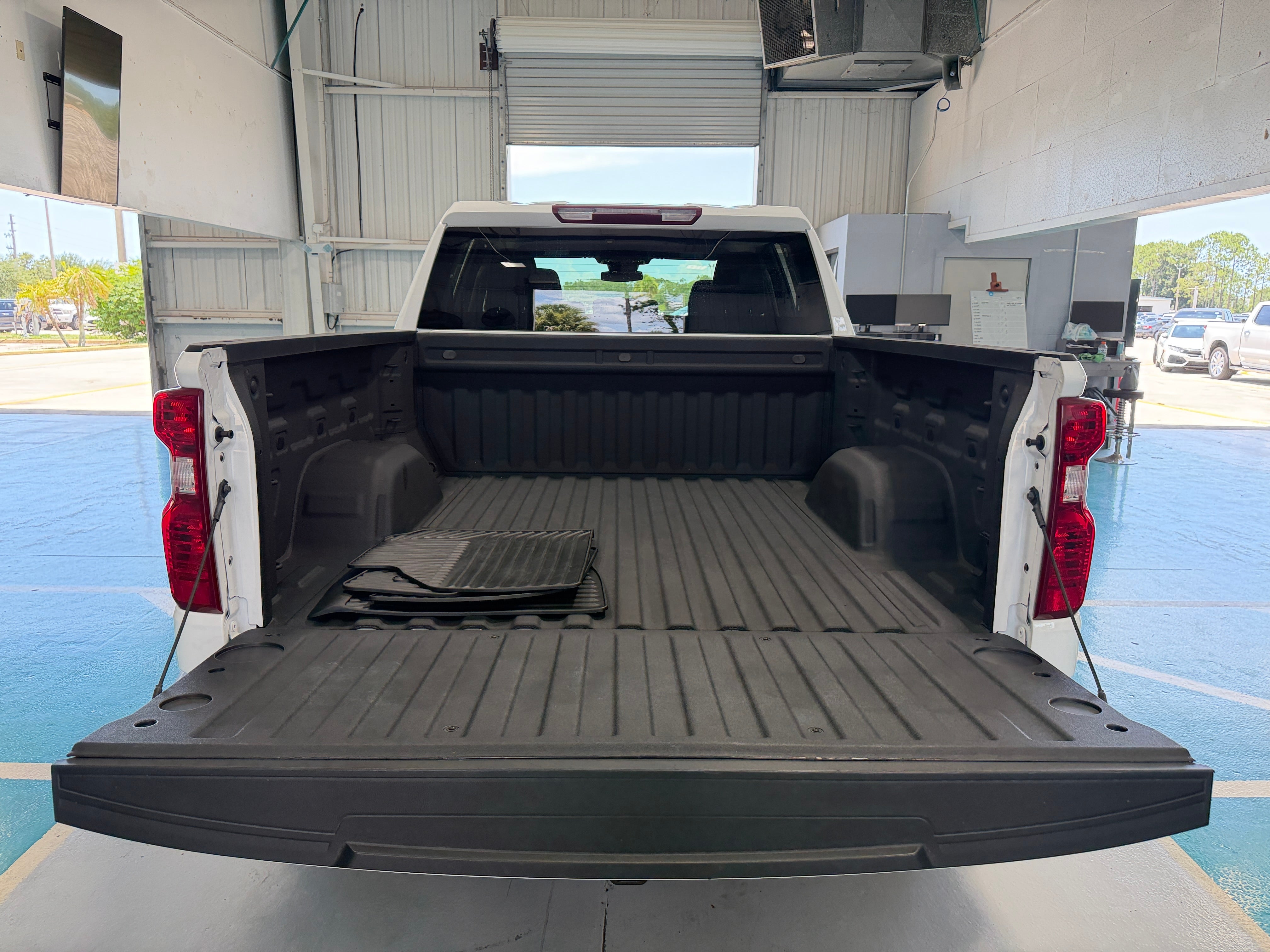 2026 Chevrolet Silverado 1500 Custom - Photo 10