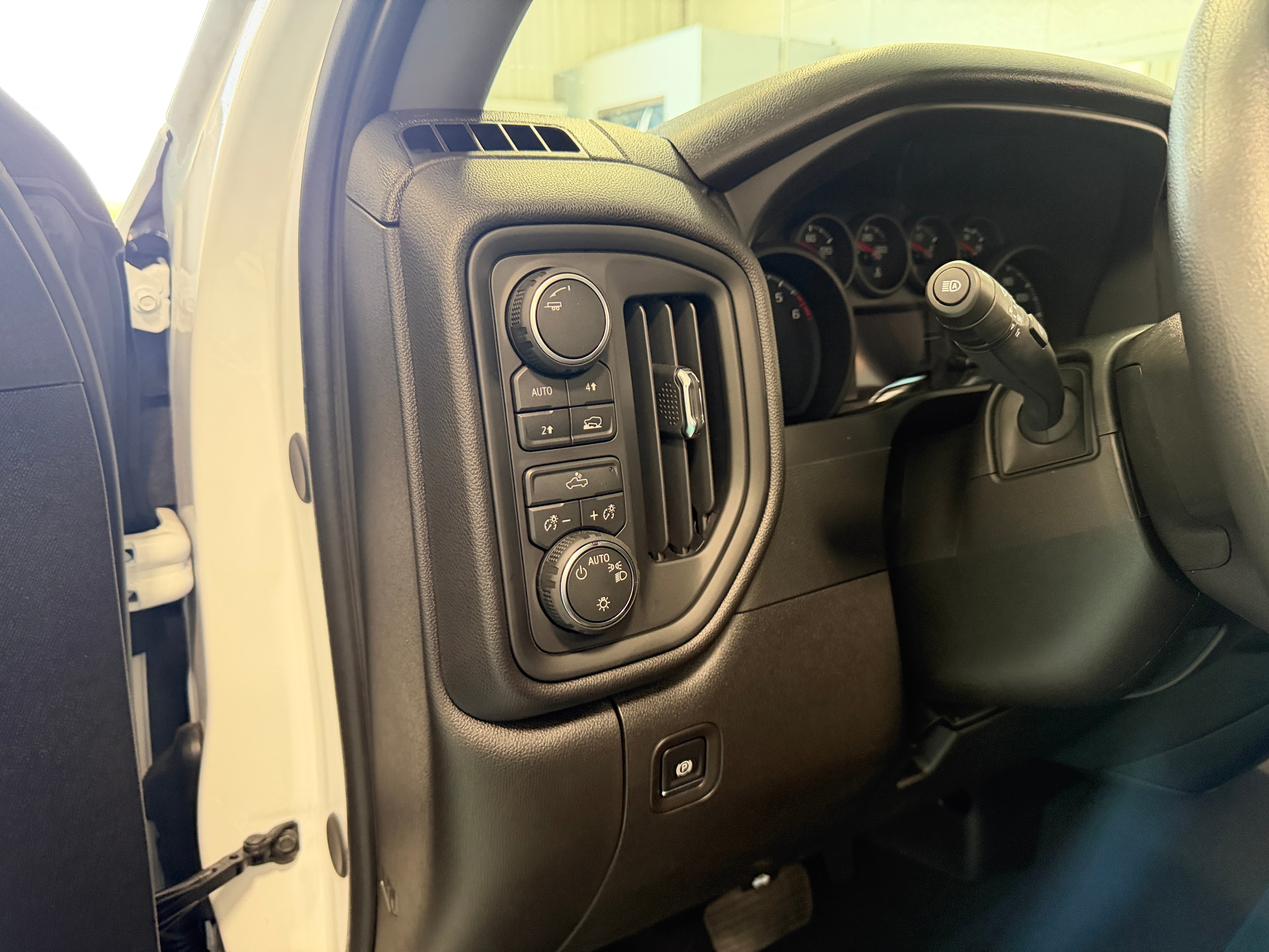 2026 Chevrolet Silverado 1500 Custom - Photo 11