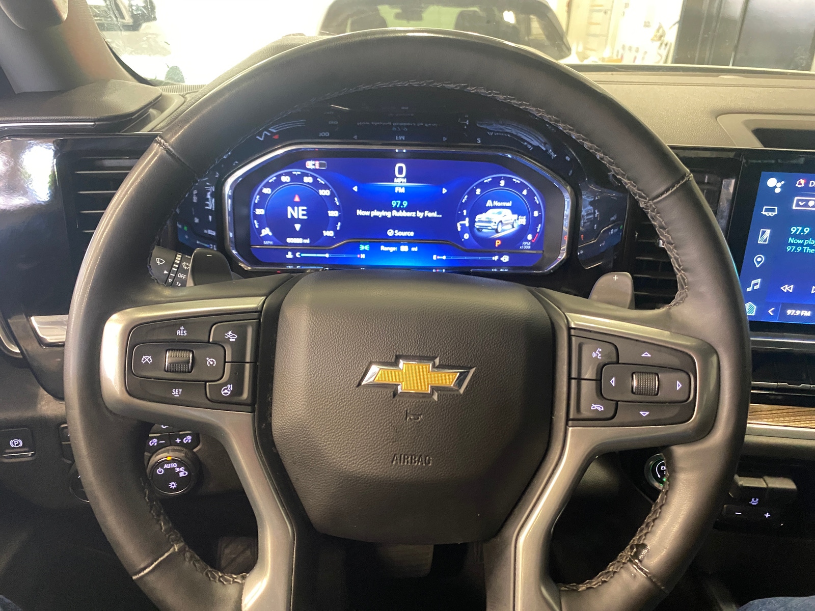 Thumbnail: 2025 Chevrolet Silverado 1500 - 5