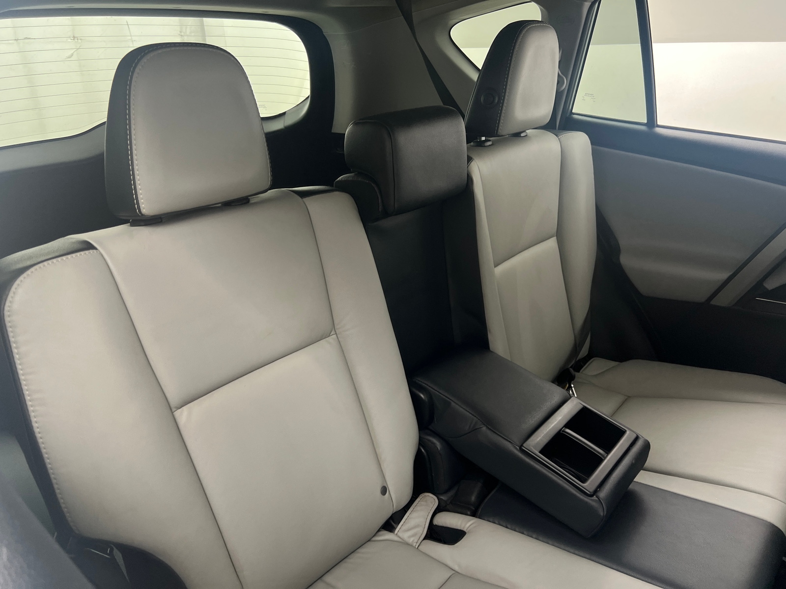 Thumbnail: 2017 Toyota RAV4 - 5