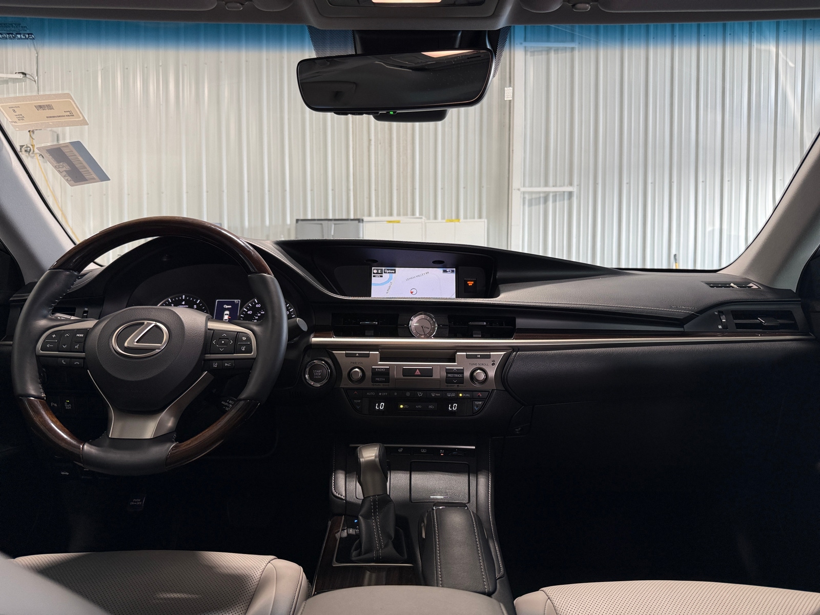 Thumbnail: 2016 Lexus ES - 2