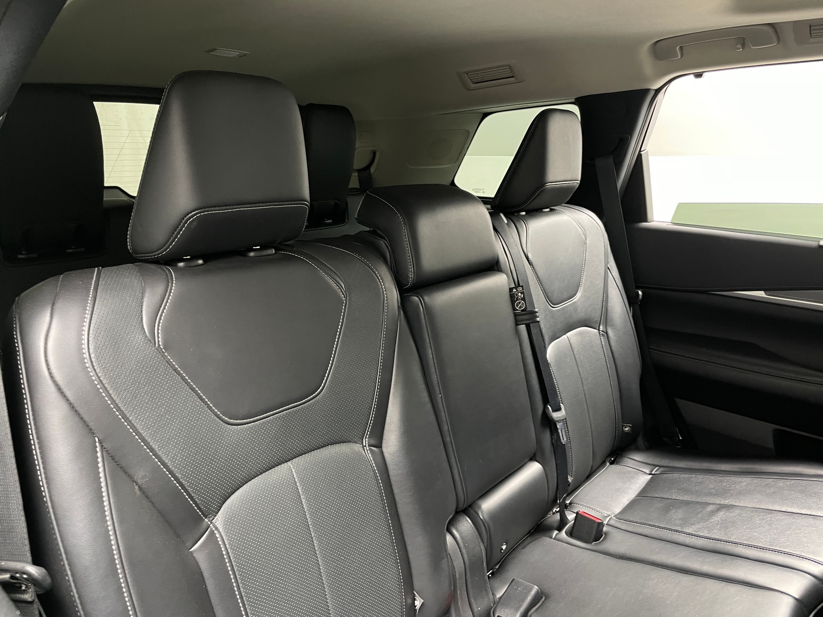 Thumbnail: 2022 INFINITI QX60 - 5