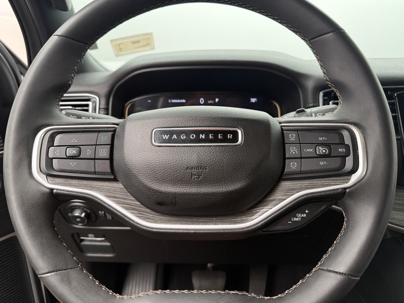 Thumbnail: 2024 Jeep Wagoneer - 4