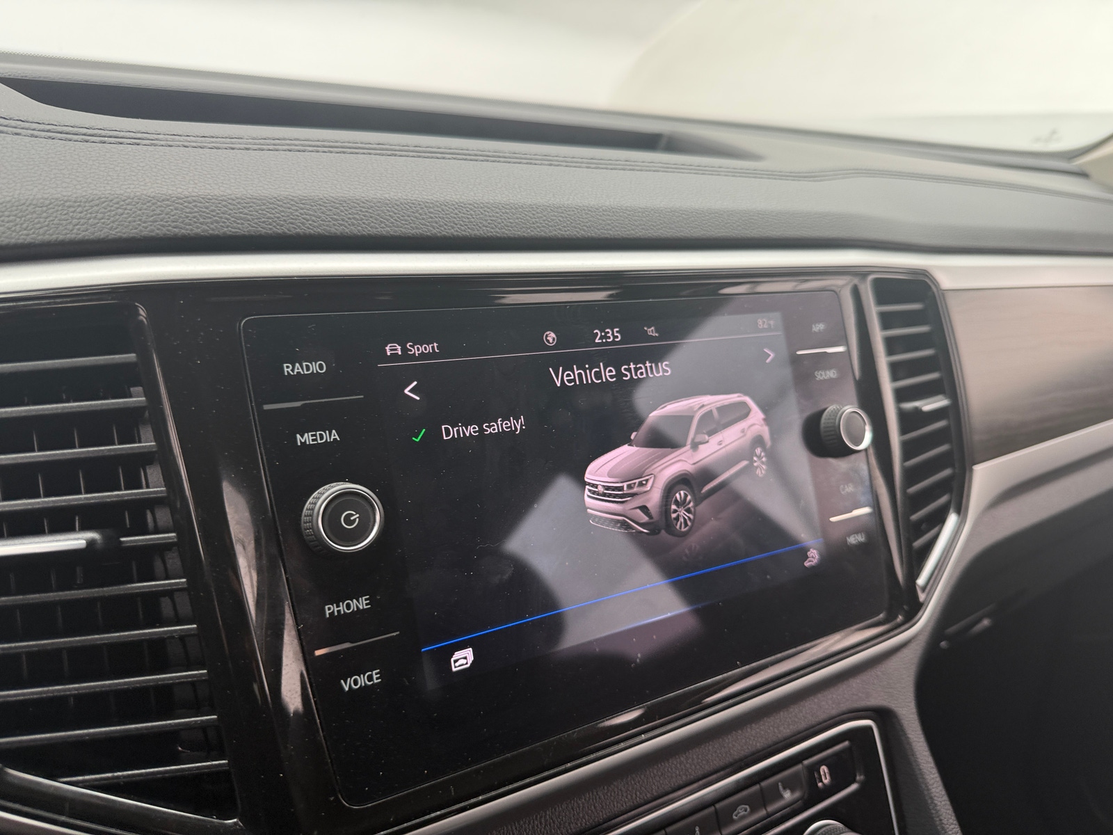 Thumbnail: 2023 Volkswagen Atlas - 3