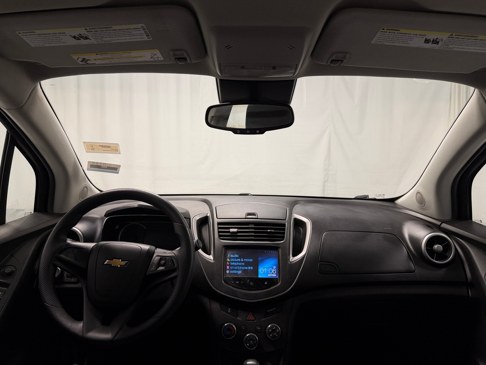 Thumbnail: 2016 Chevrolet Trax - 3