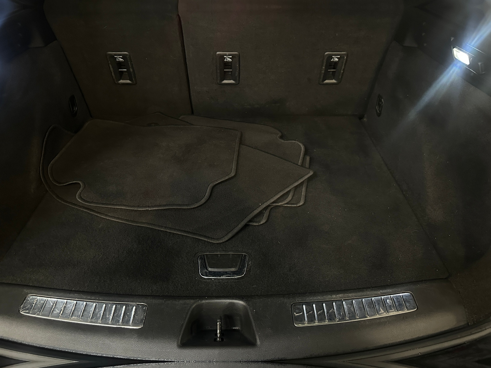 Thumbnail: 2023 Cadillac XT4 - 6