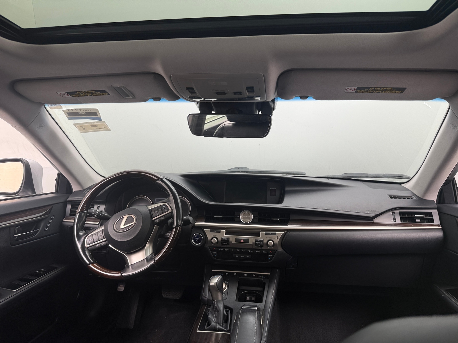 Thumbnail: 2017 Lexus ES - 2