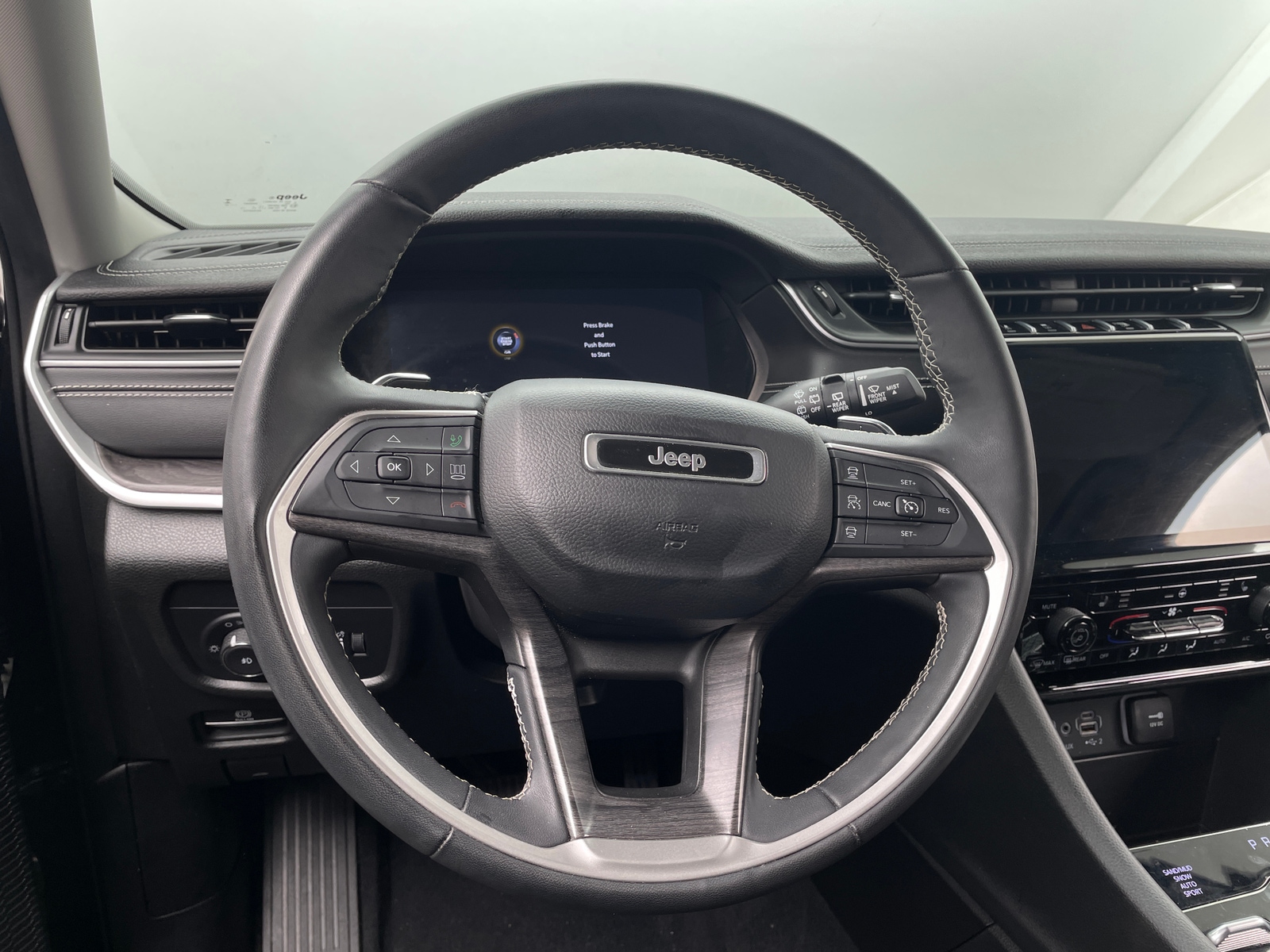 Thumbnail: 2023 Jeep Grand Cherokee L - 4