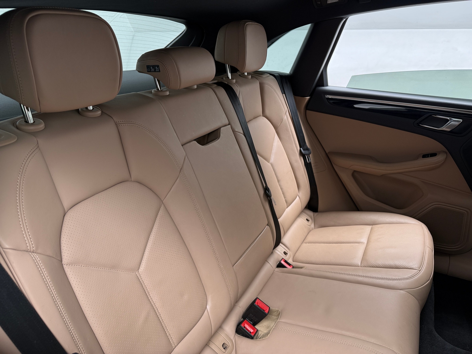 Thumbnail: 2023 Porsche Macan - 5