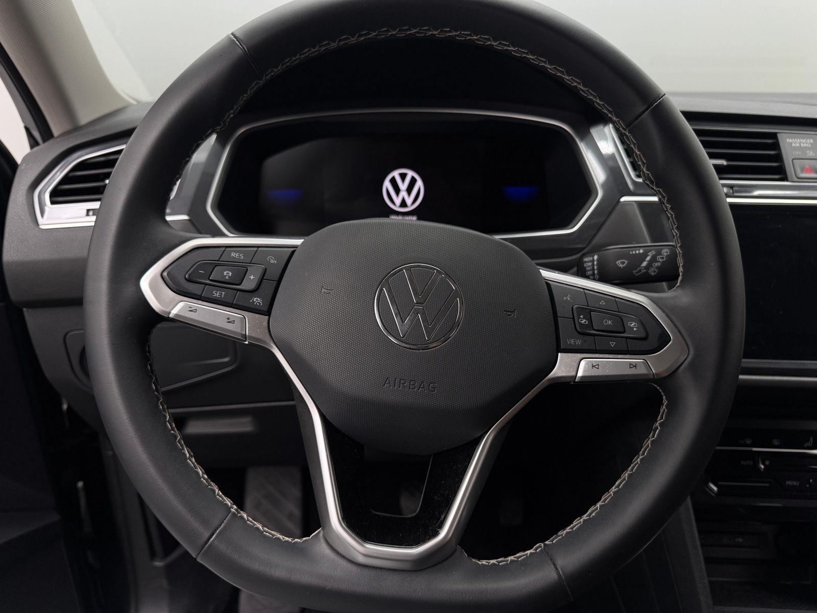 Thumbnail: 2024 Volkswagen Tiguan - 4