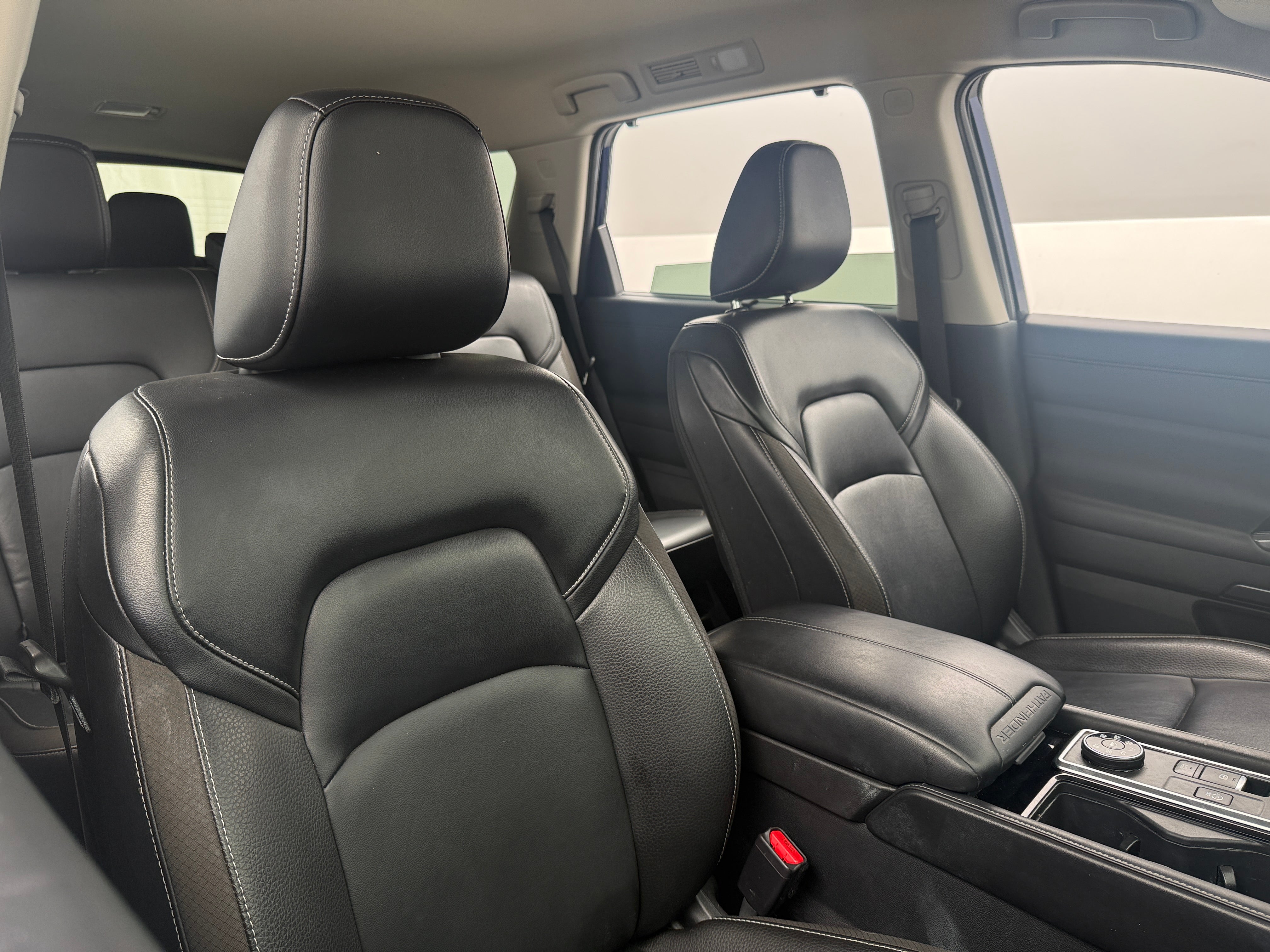 2023 Nissan Pathfinder SL - Photo 4