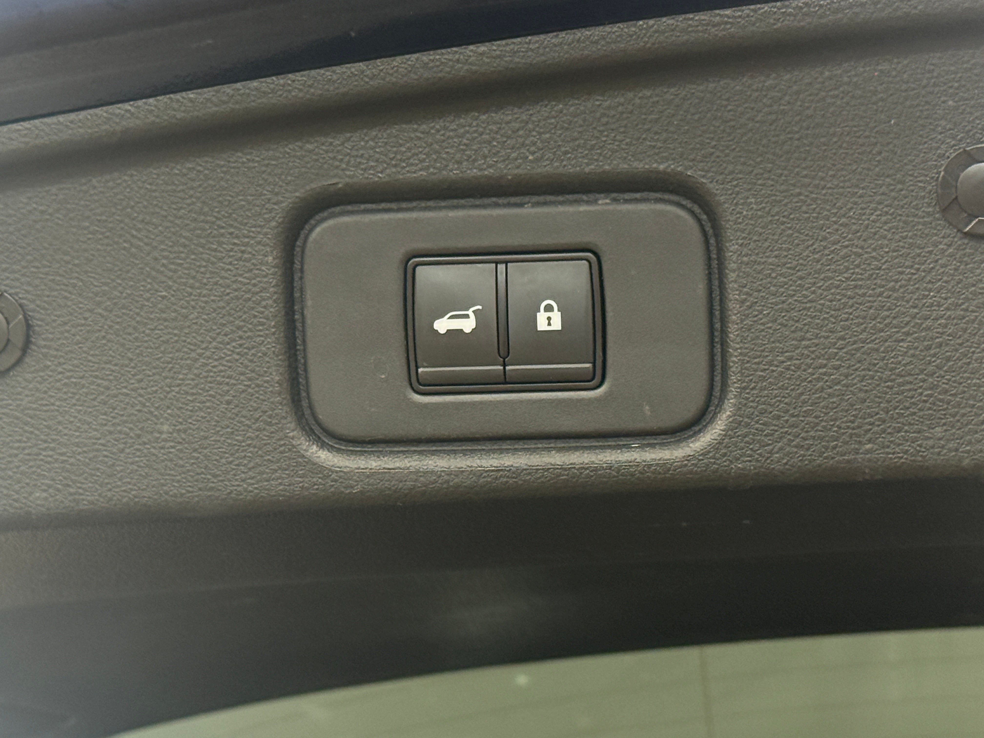 2023 Nissan Pathfinder SL - Photo 11