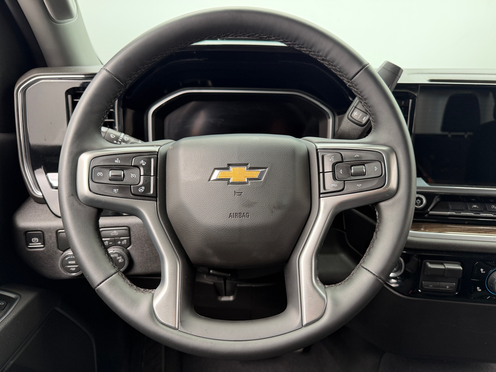 Thumbnail: 2026 Chevrolet Silverado 1500 - 5