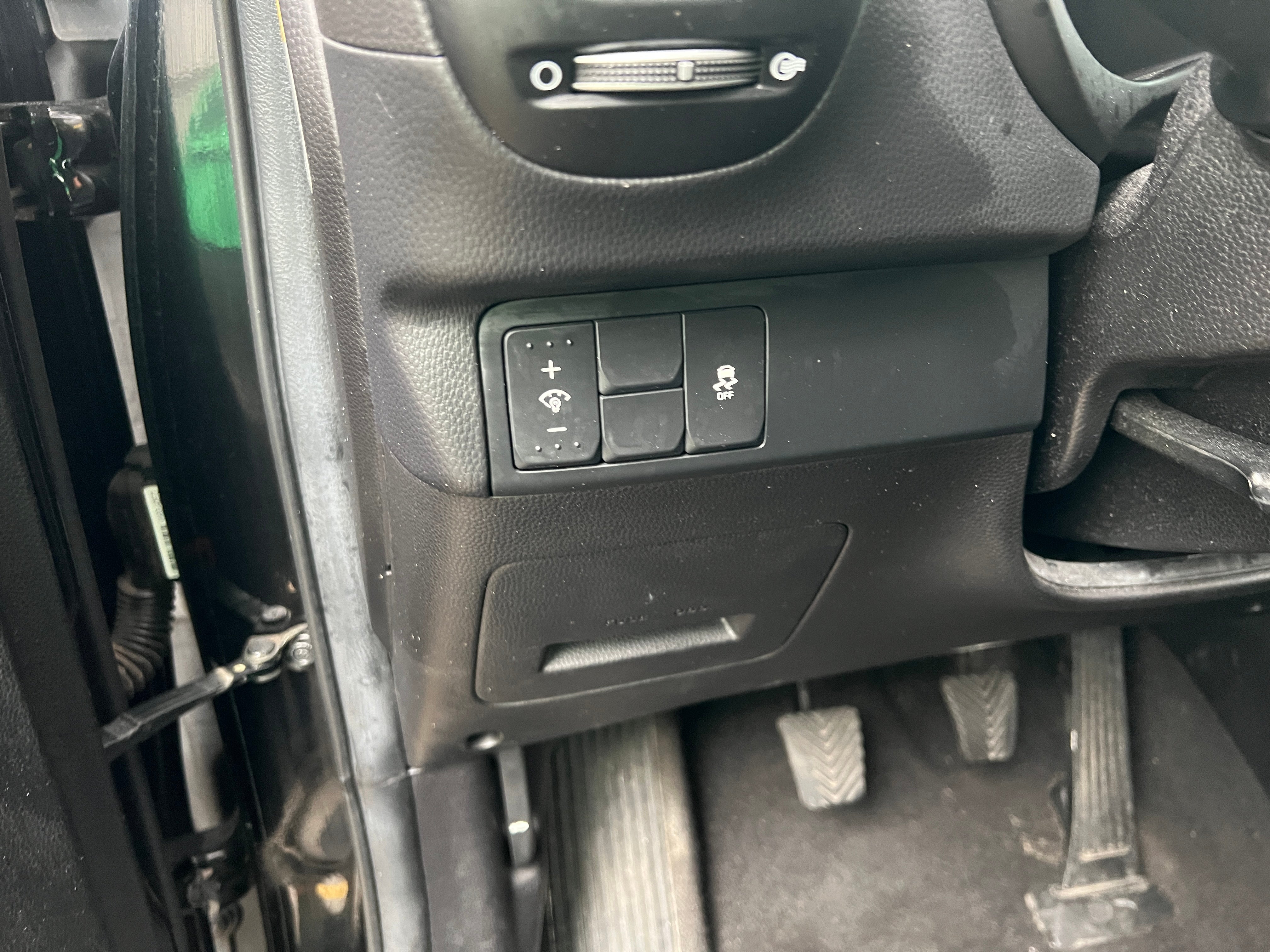 Used 2015 Kia Soul Base with VIN KNDJN2A29F7111521 for sale in Pewaukee, WI